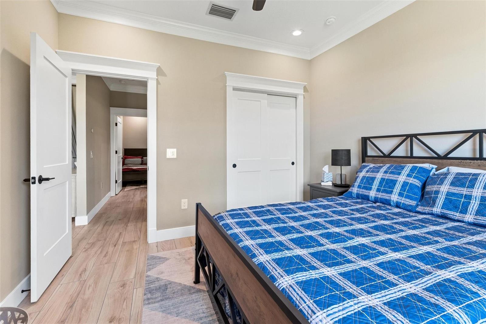 Image 22 of 41 For 3160 Oak Park Drive