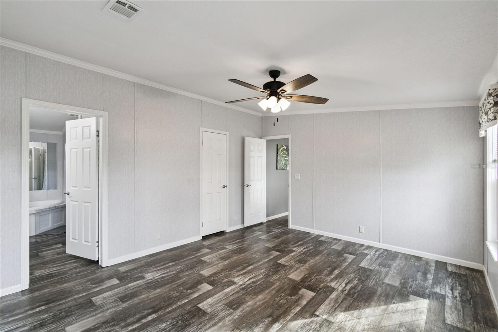 Image 21 of 43 For 21 Roels Street