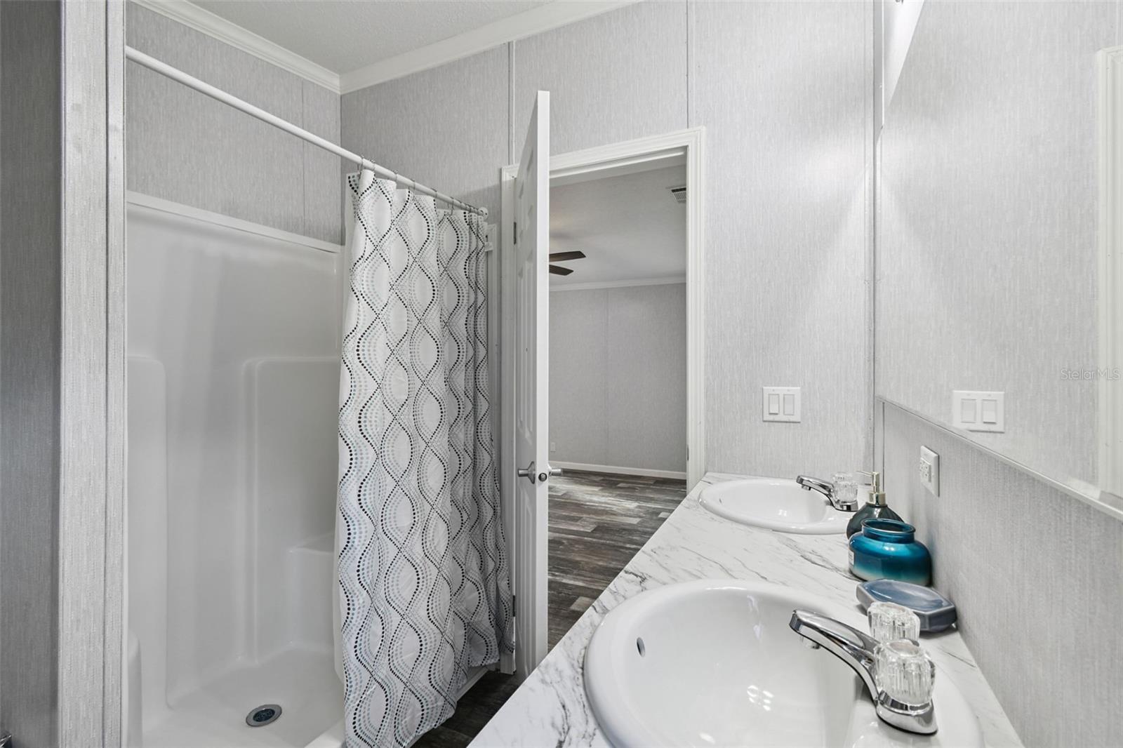 Image 24 of 43 For 21 Roels Street