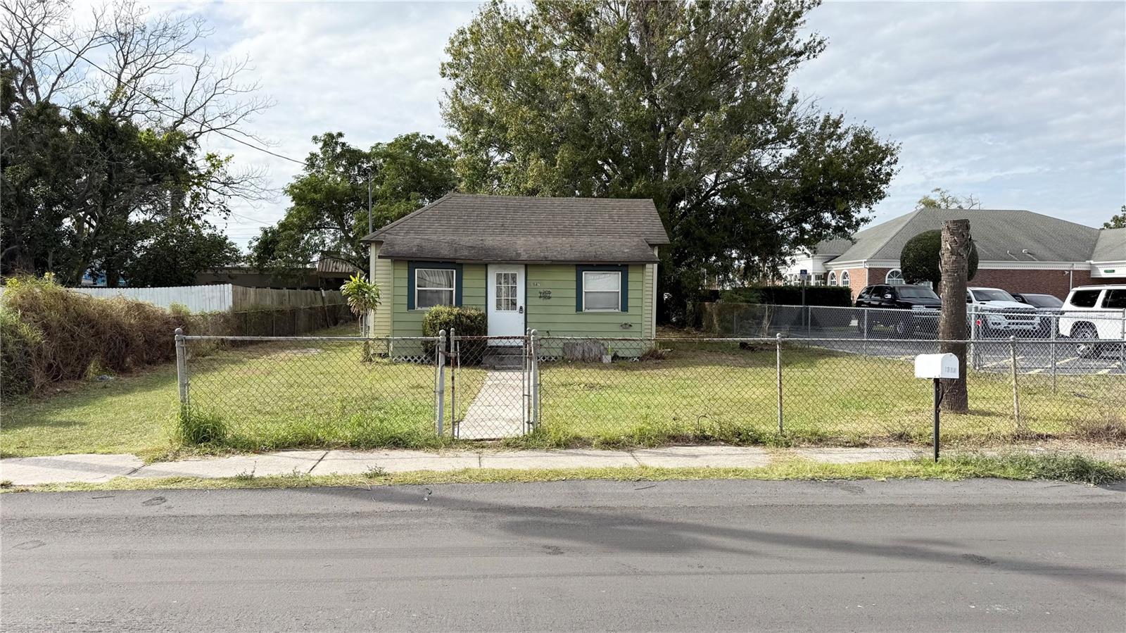 Image 2 of 28 For 1607 2nd Street Se