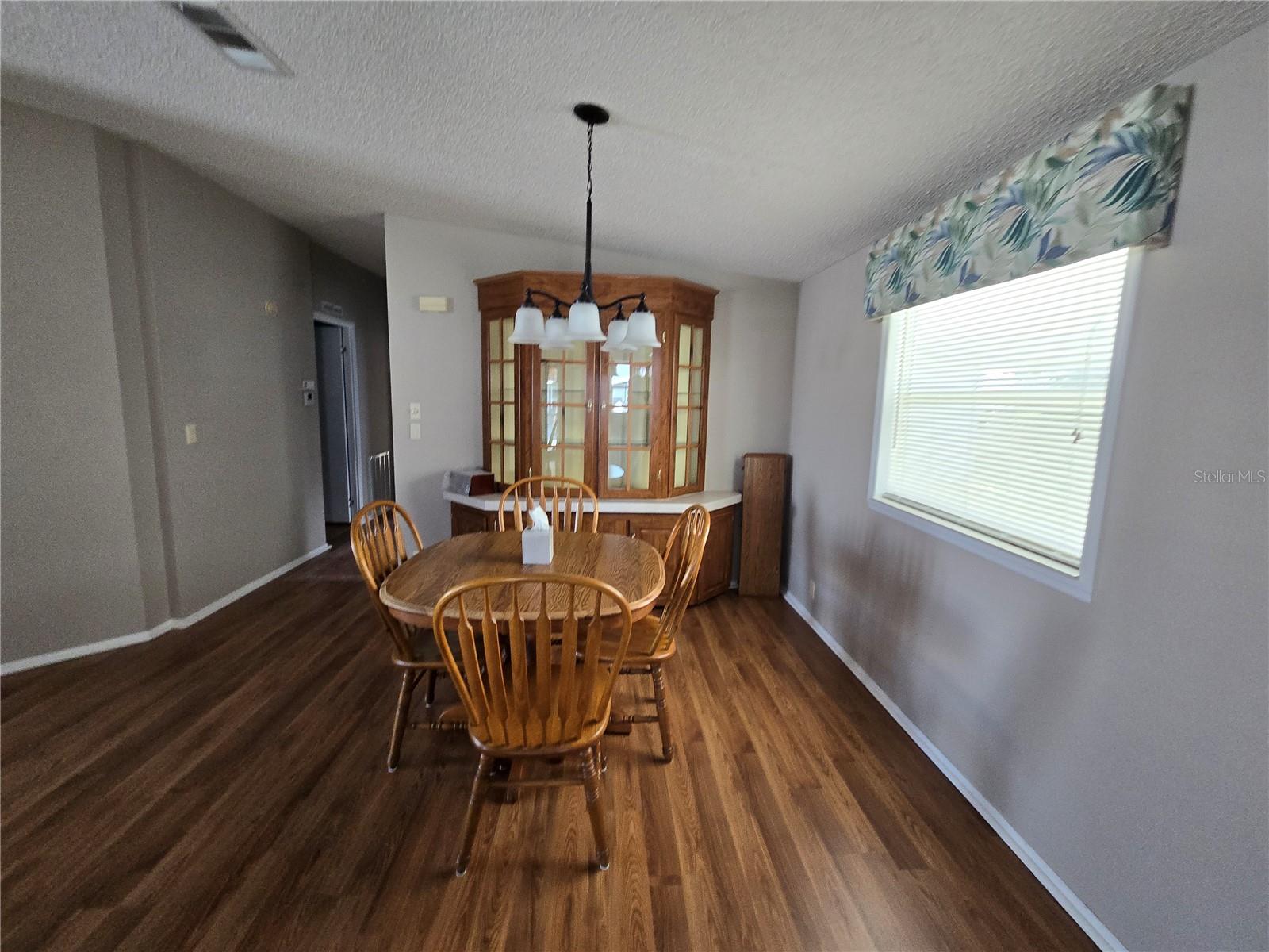 Image 21 of 85 For 353 Melbourn Drive