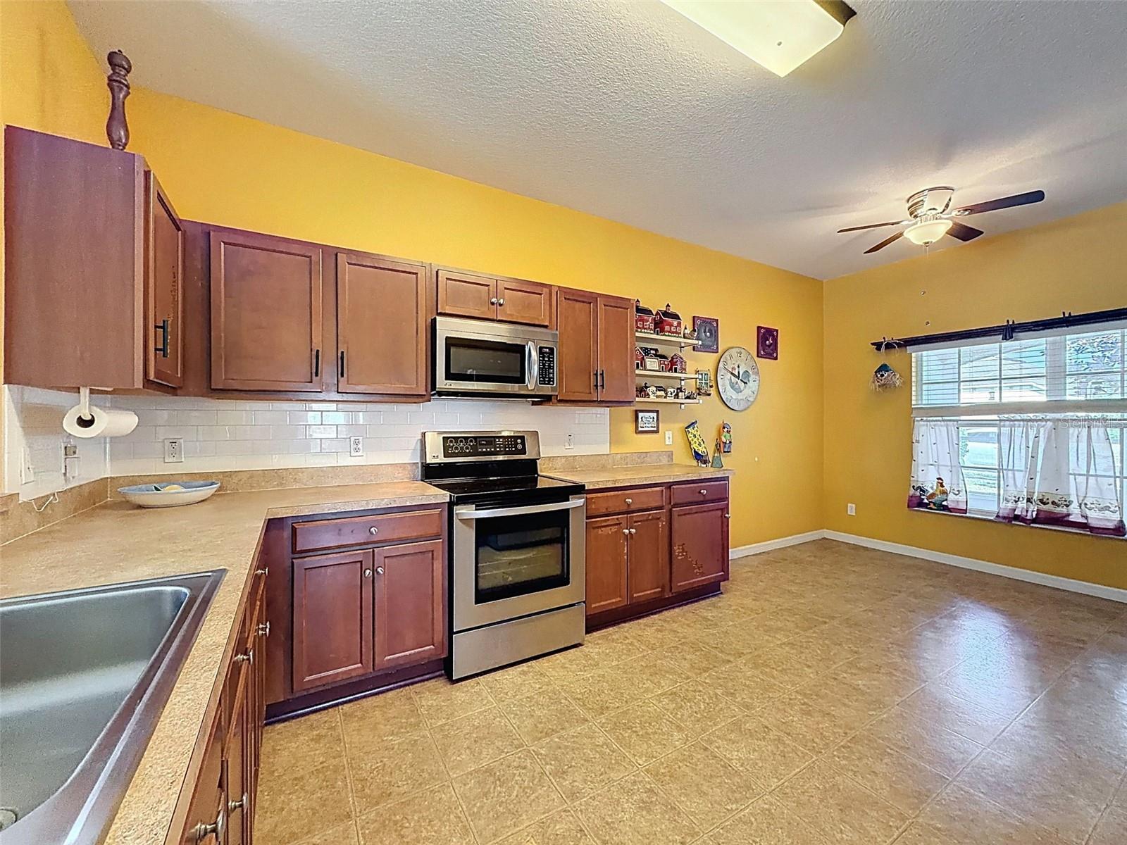 Image 10 of 70 For 1120 Maplebrook Drive