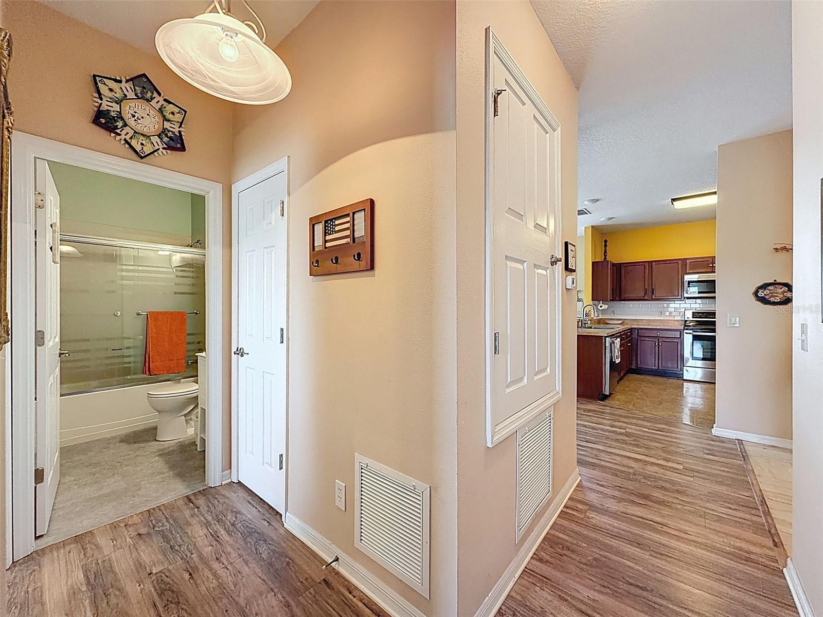 Image 34 of 70 For 1120 Maplebrook Drive