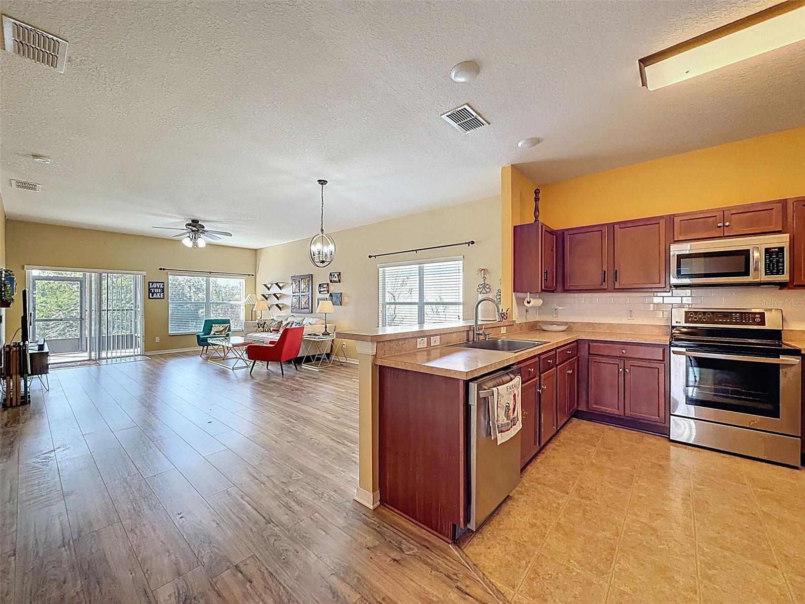 Image 8 of 70 For 1120 Maplebrook Drive