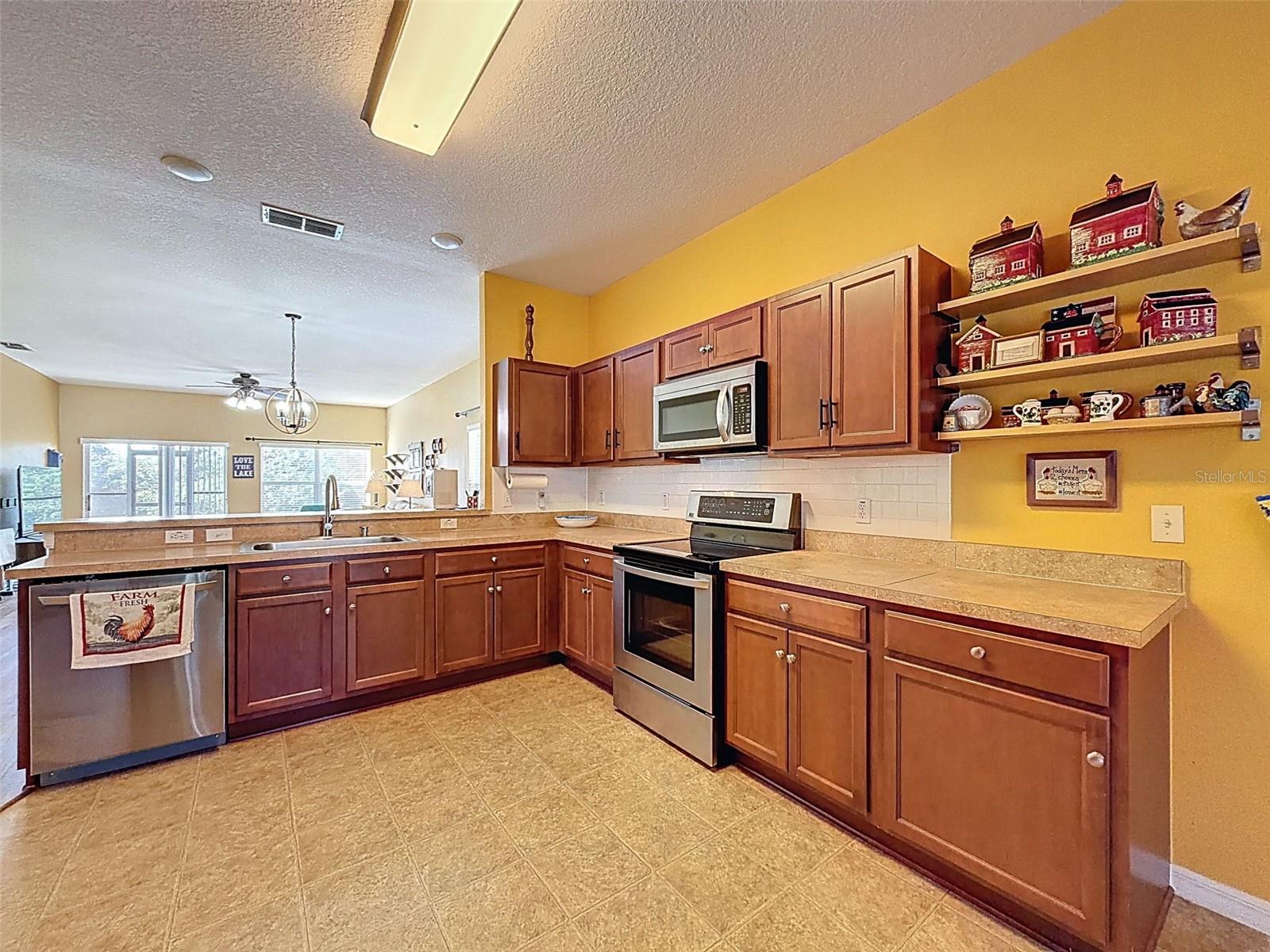 Image 9 of 70 For 1120 Maplebrook Drive