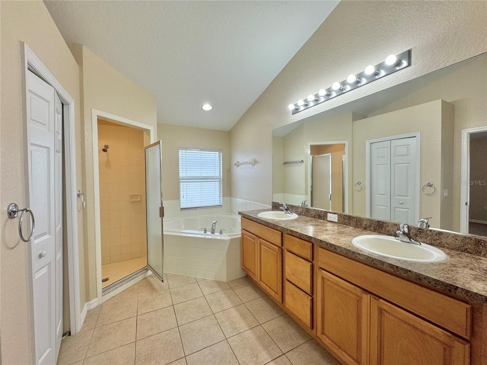 Image 21 of 34 For 140 Mandolin Drive