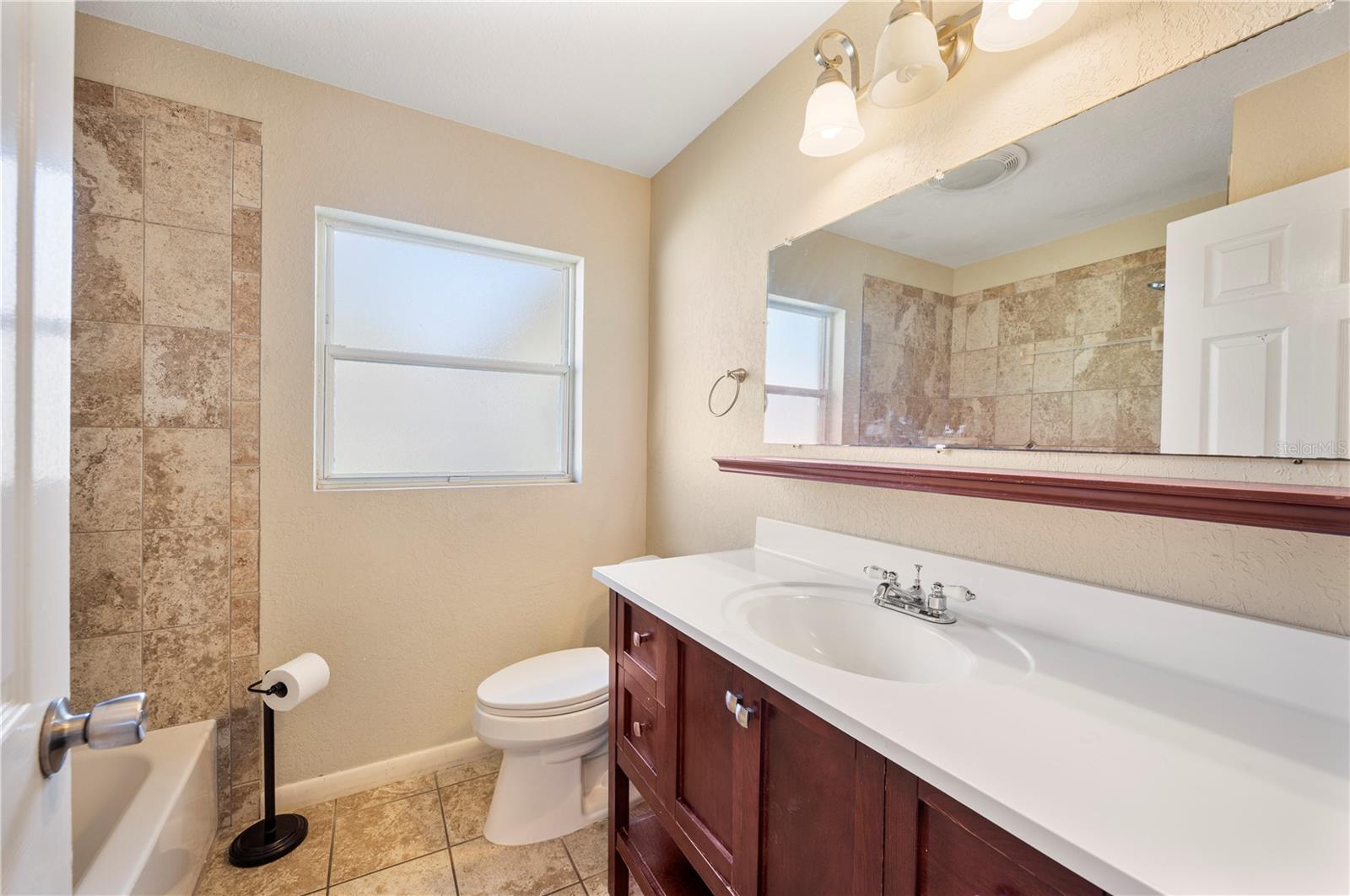 Image 14 of 37 For 87 High Street