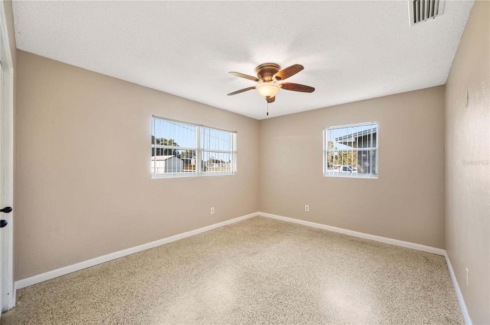 Image 18 of 37 For 87 High Street