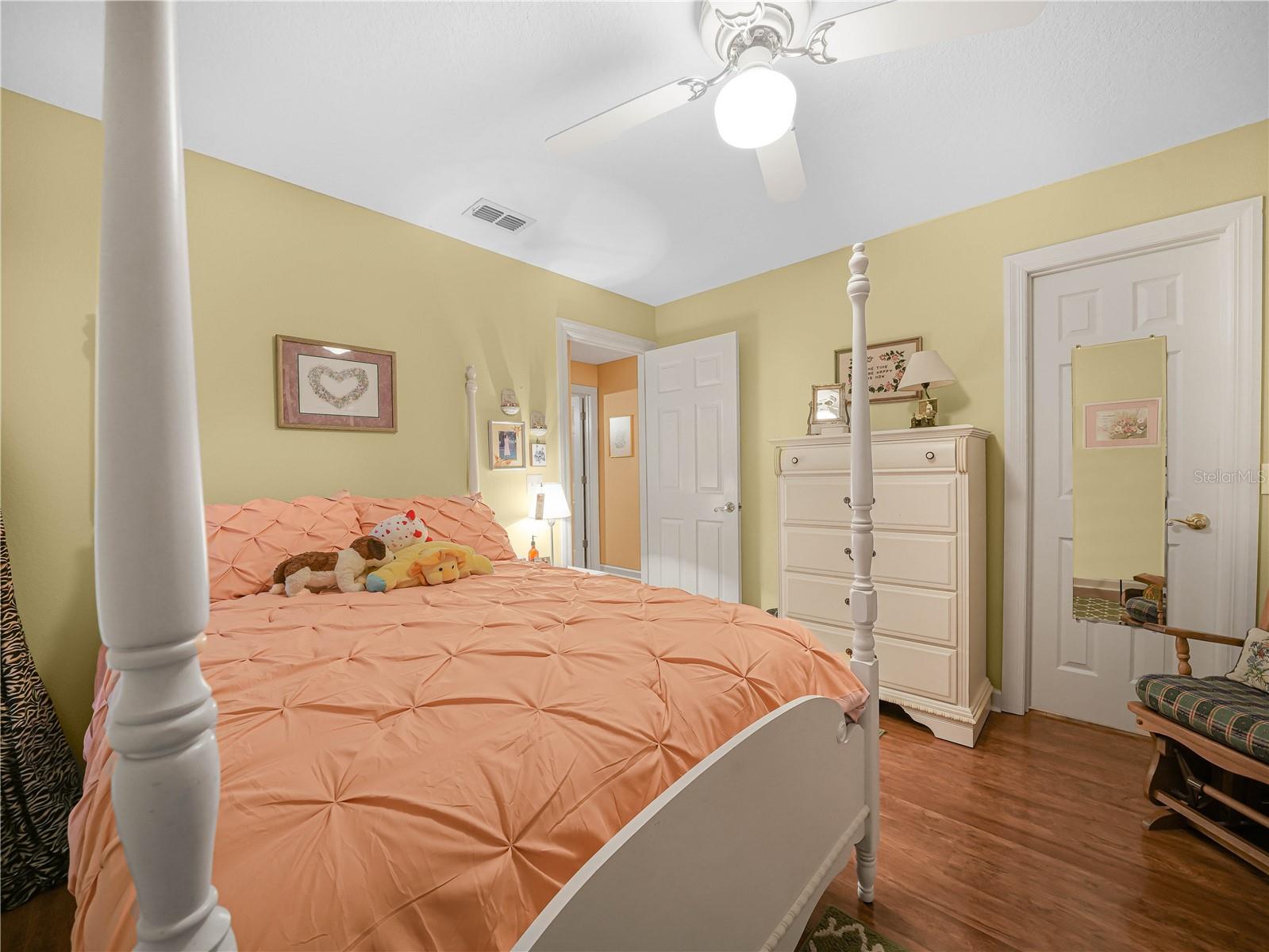 Image 22 of 47 For 51 Fairchild Street