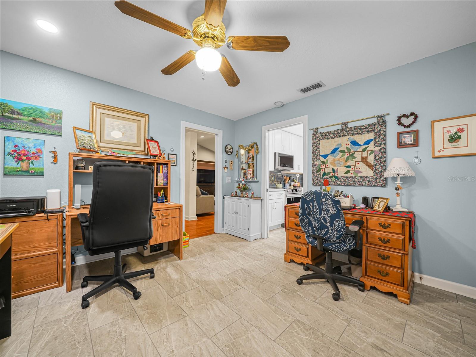 Image 27 of 47 For 51 Fairchild Street