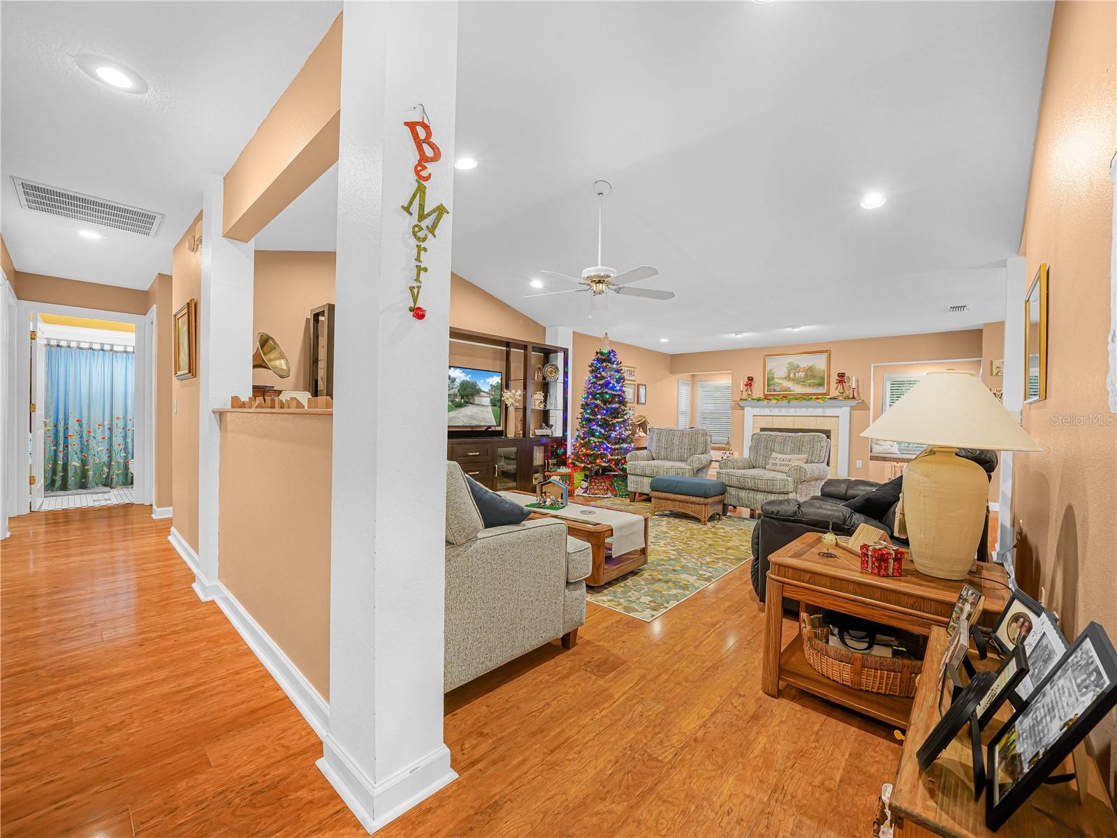 Image 3 of 47 For 51 Fairchild Street