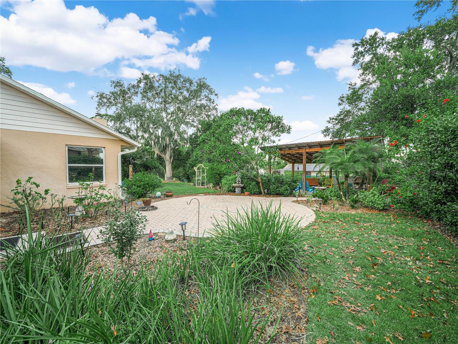 Image 31 of 47 For 51 Fairchild Street