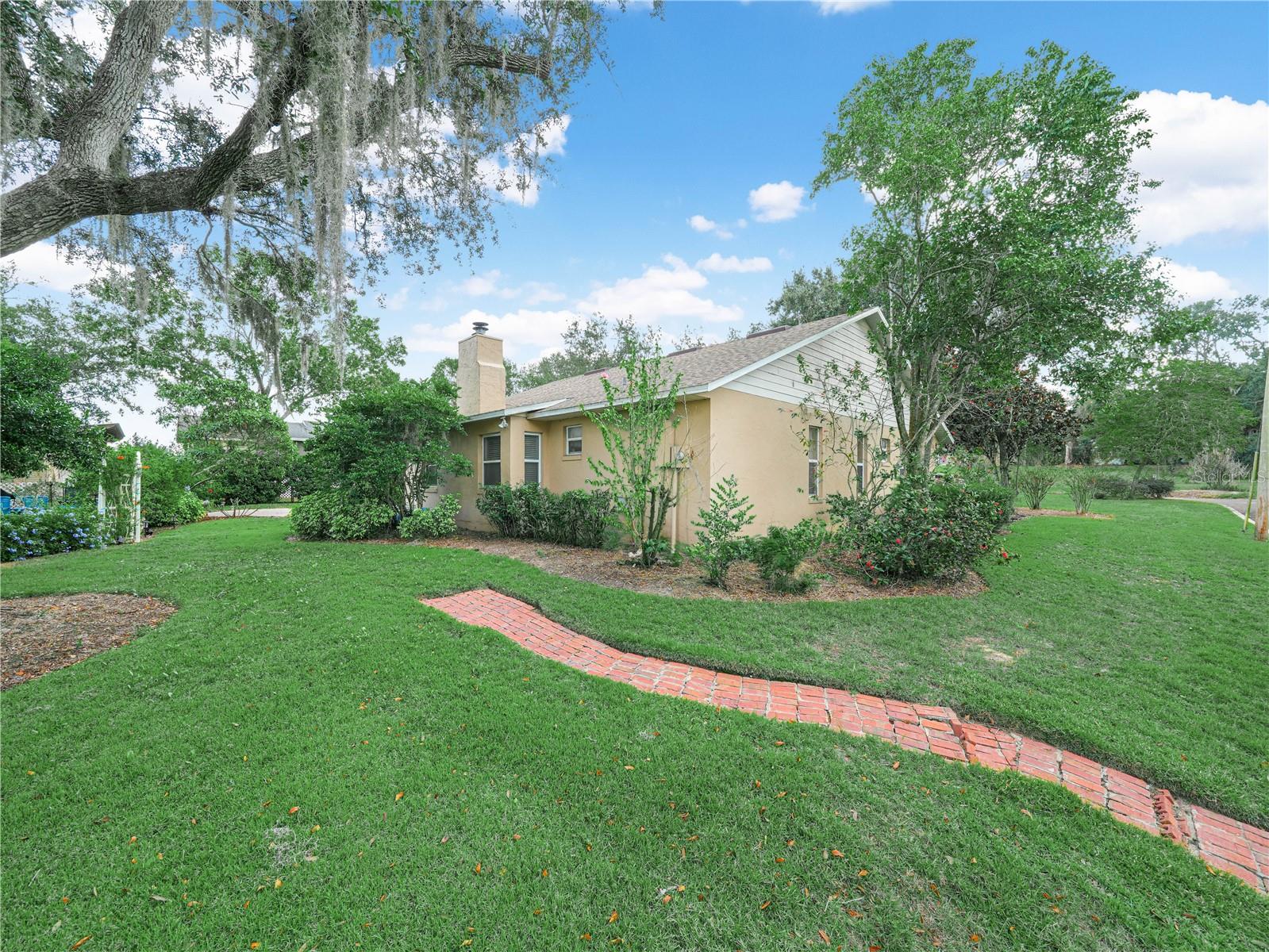 Image 40 of 47 For 51 Fairchild Street