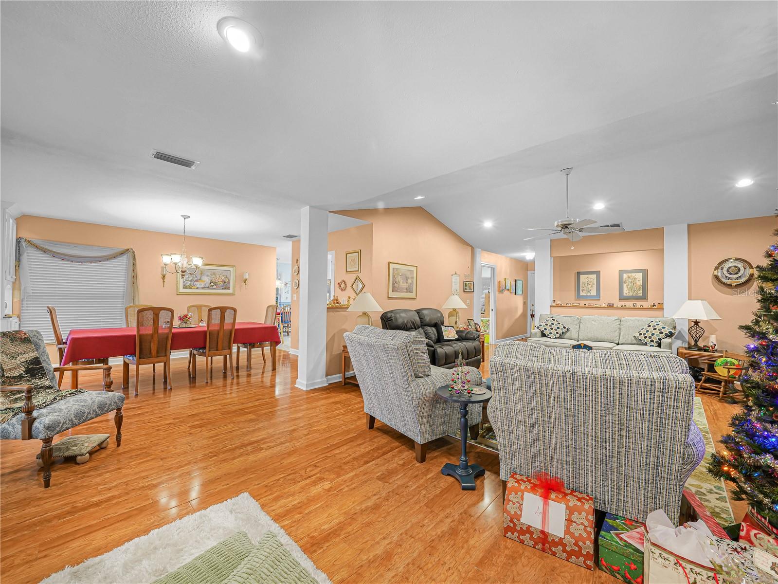 Image 5 of 47 For 51 Fairchild Street