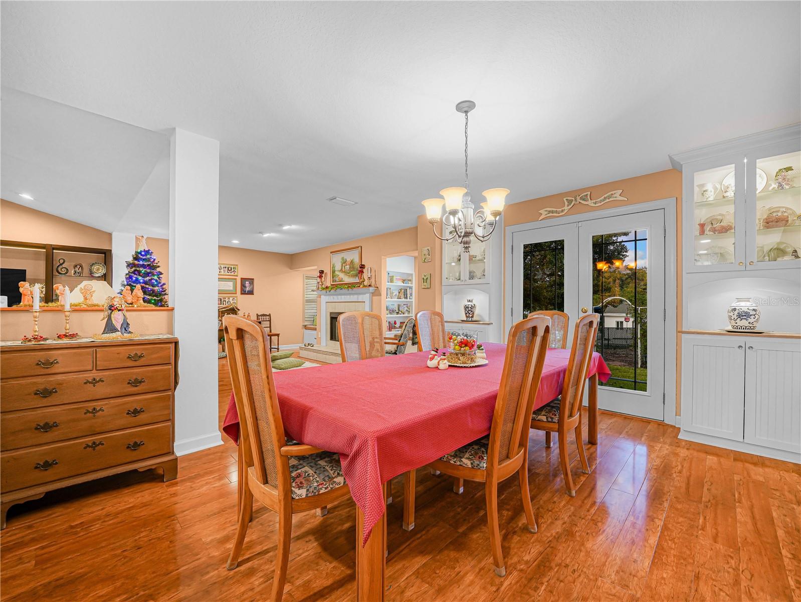 Image 7 of 47 For 51 Fairchild Street