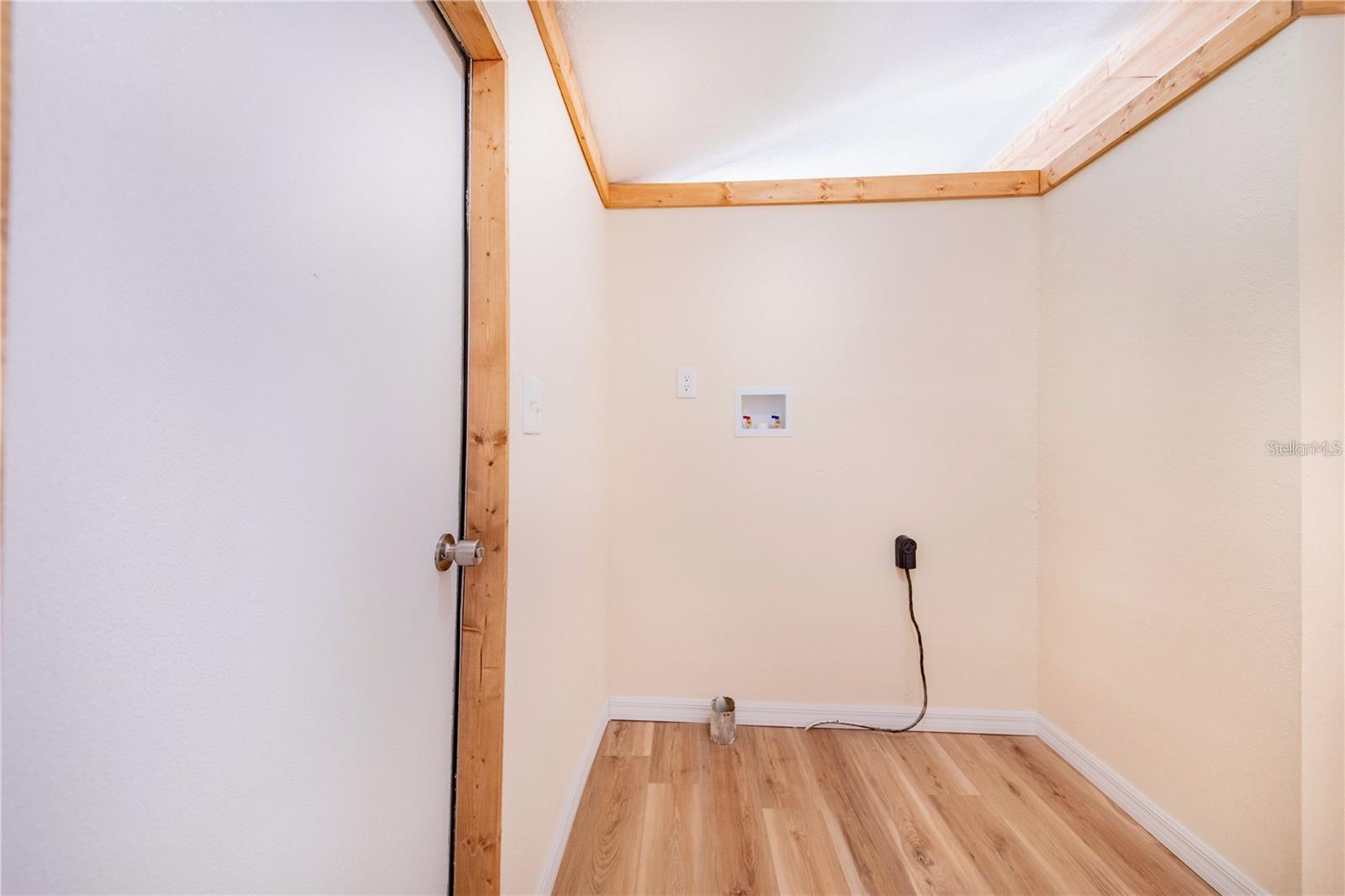 Image 16 of 25 For 1258 Alligator Alley