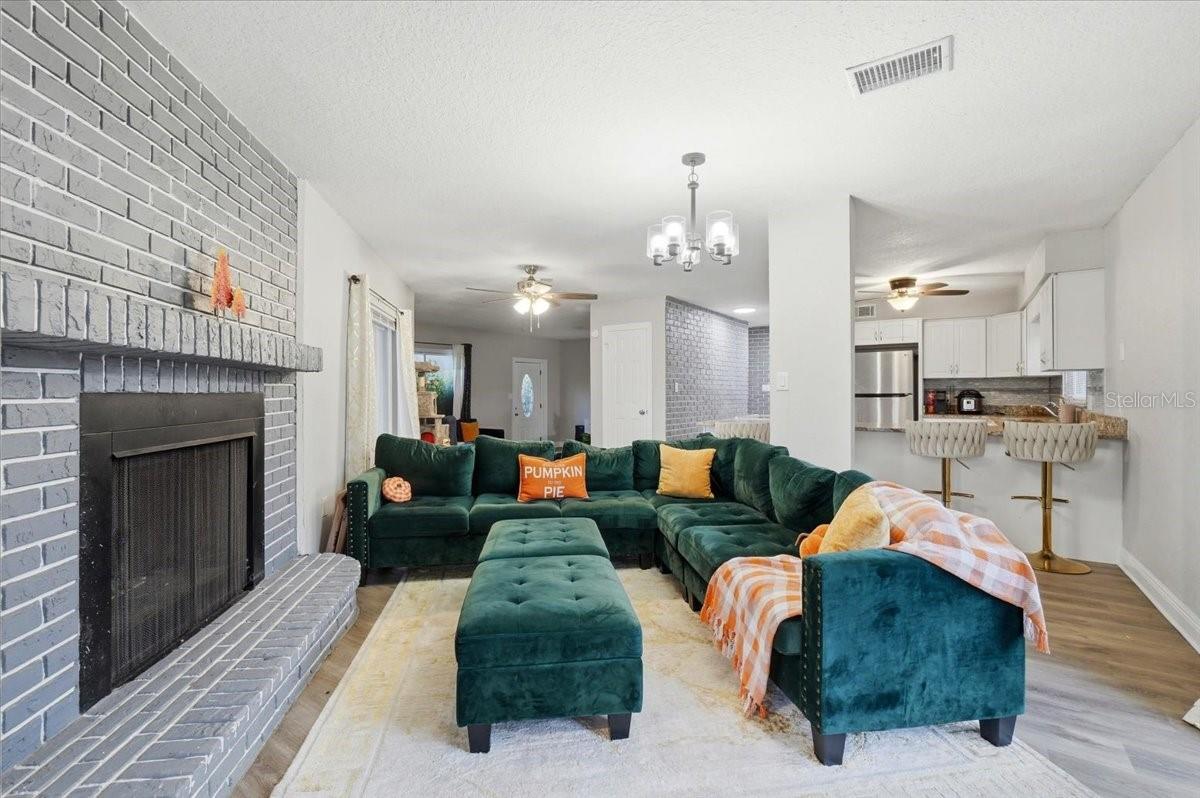 Image 32 of 59 For 8837 Oakwood Drive