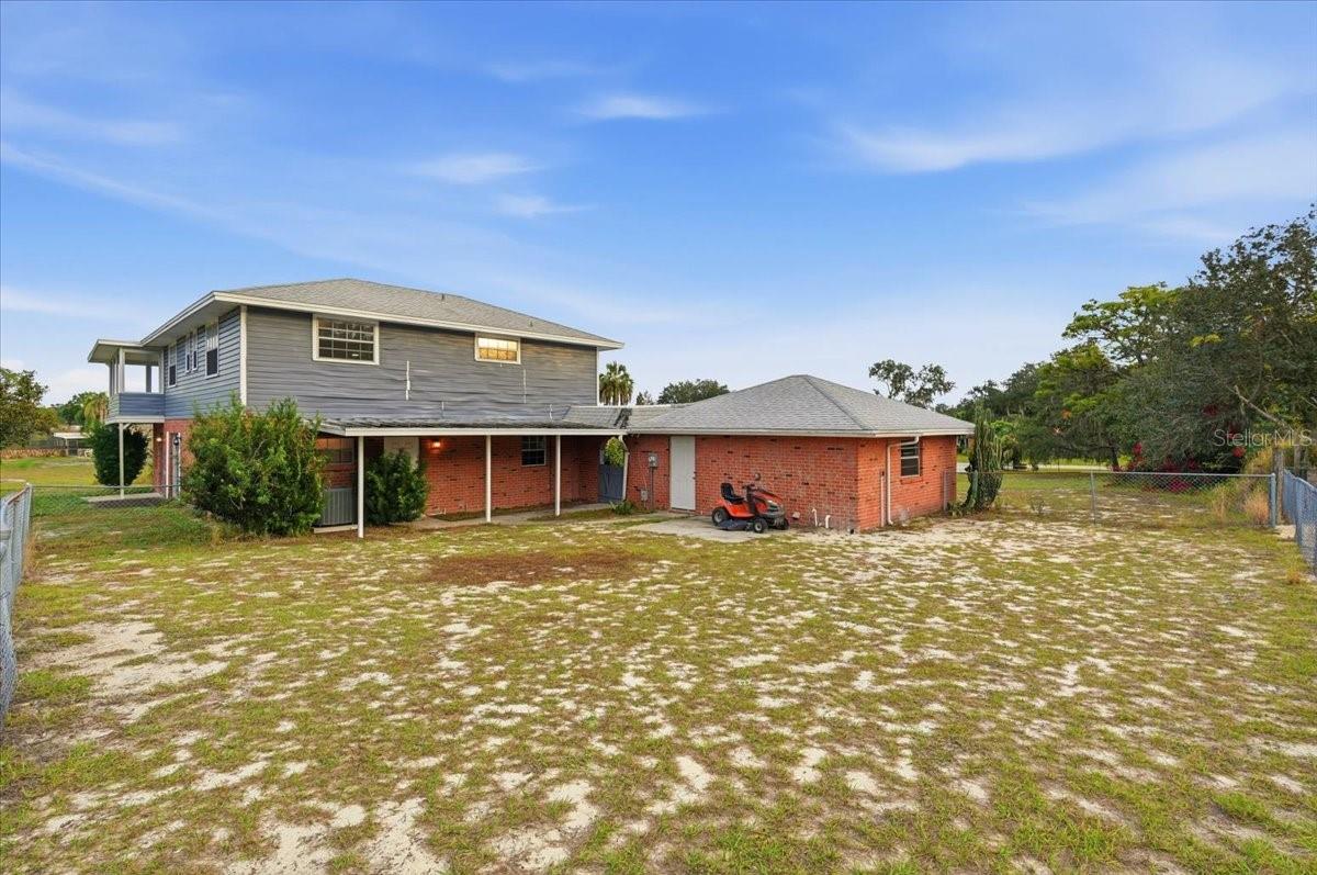 Image 4 of 59 For 8837 Oakwood Drive