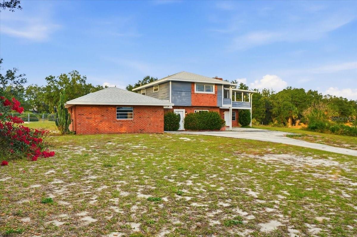 Image 5 of 59 For 8837 Oakwood Drive