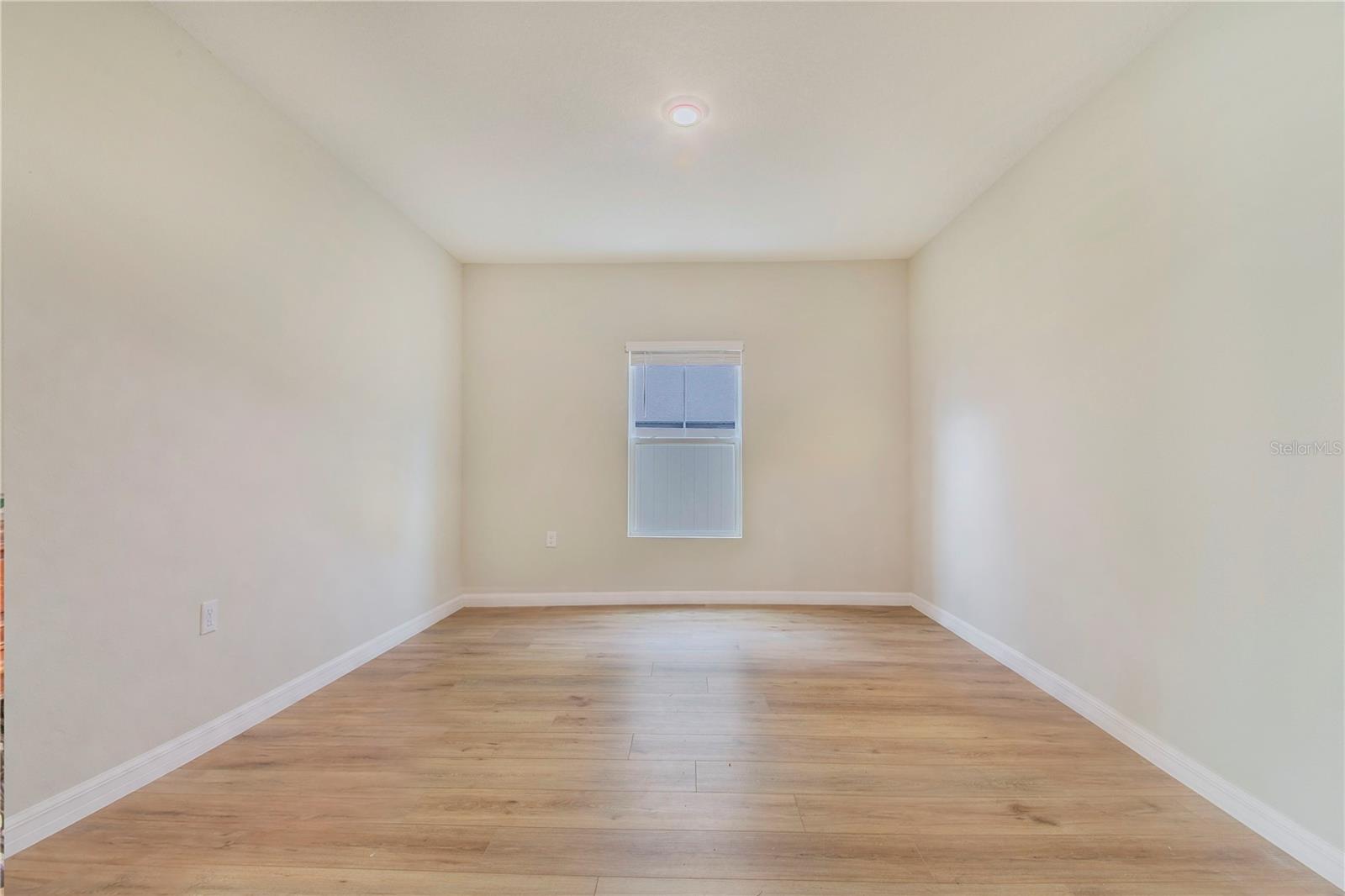 Image 12 of 37 For 870 Sand Sea Place