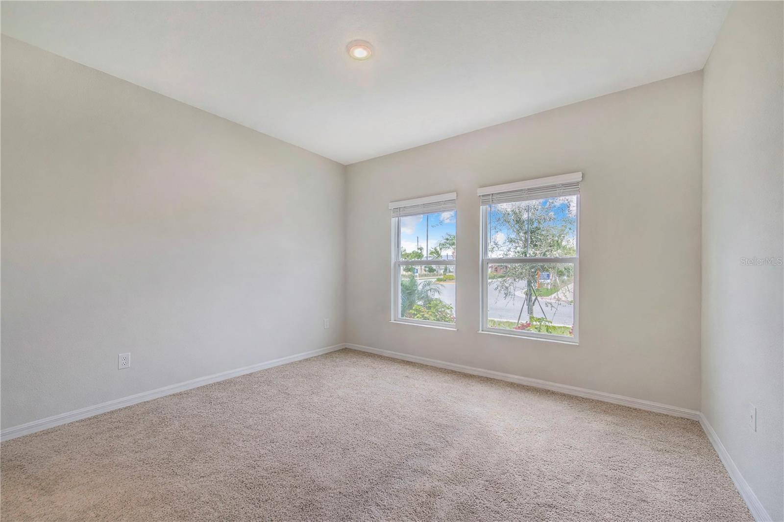 Image 13 of 37 For 870 Sand Sea Place