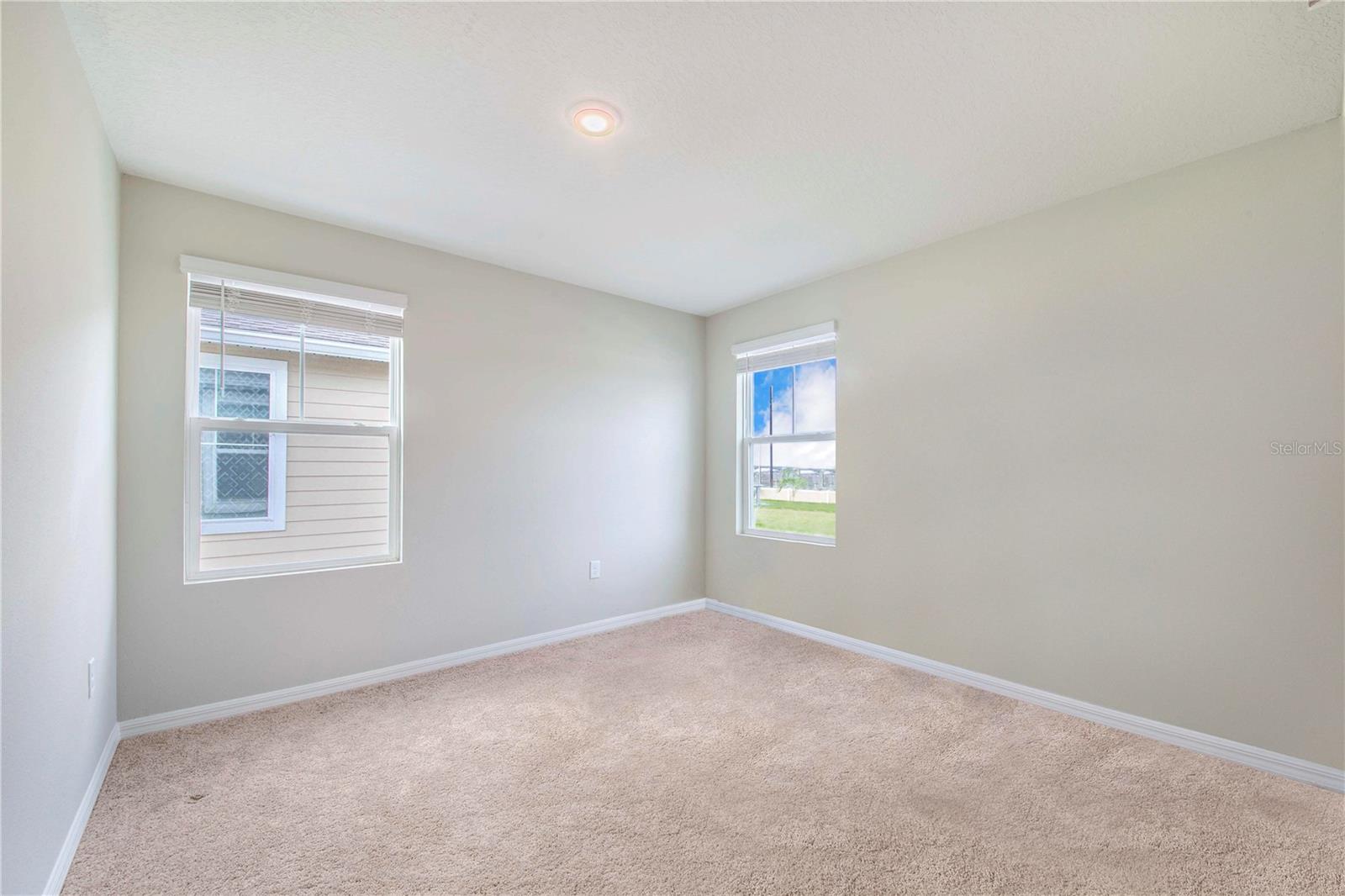 Image 23 of 37 For 870 Sand Sea Place