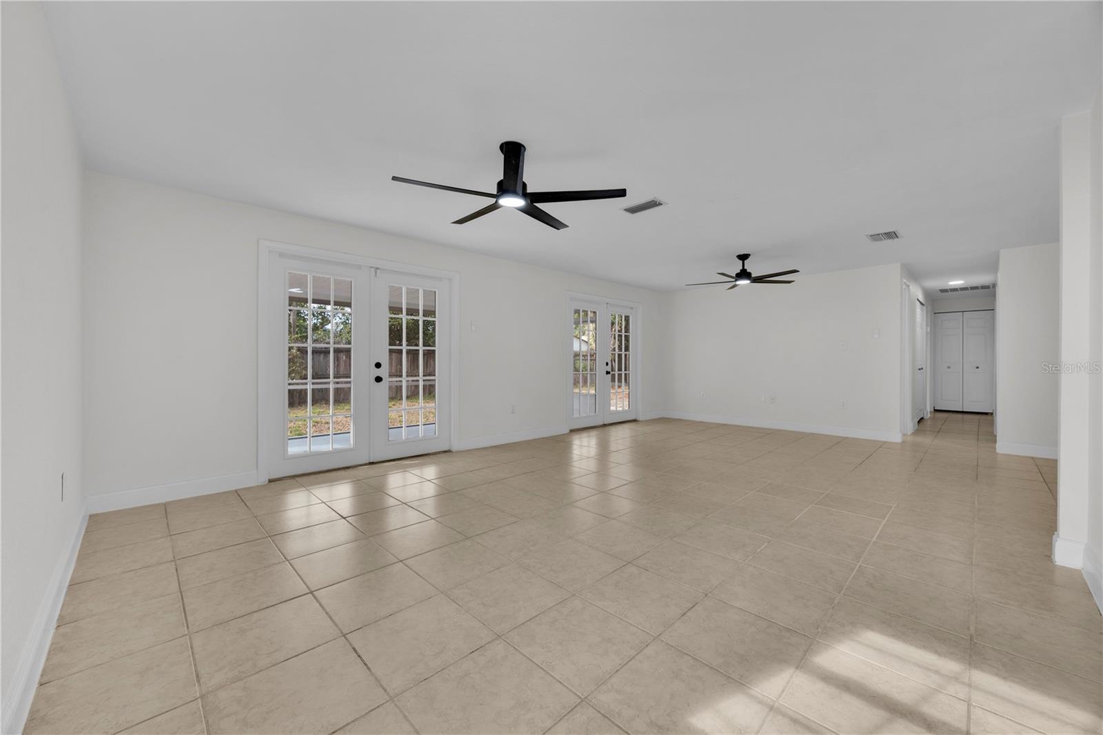 Image 12 of 30 For 1609 Seneca Avenue