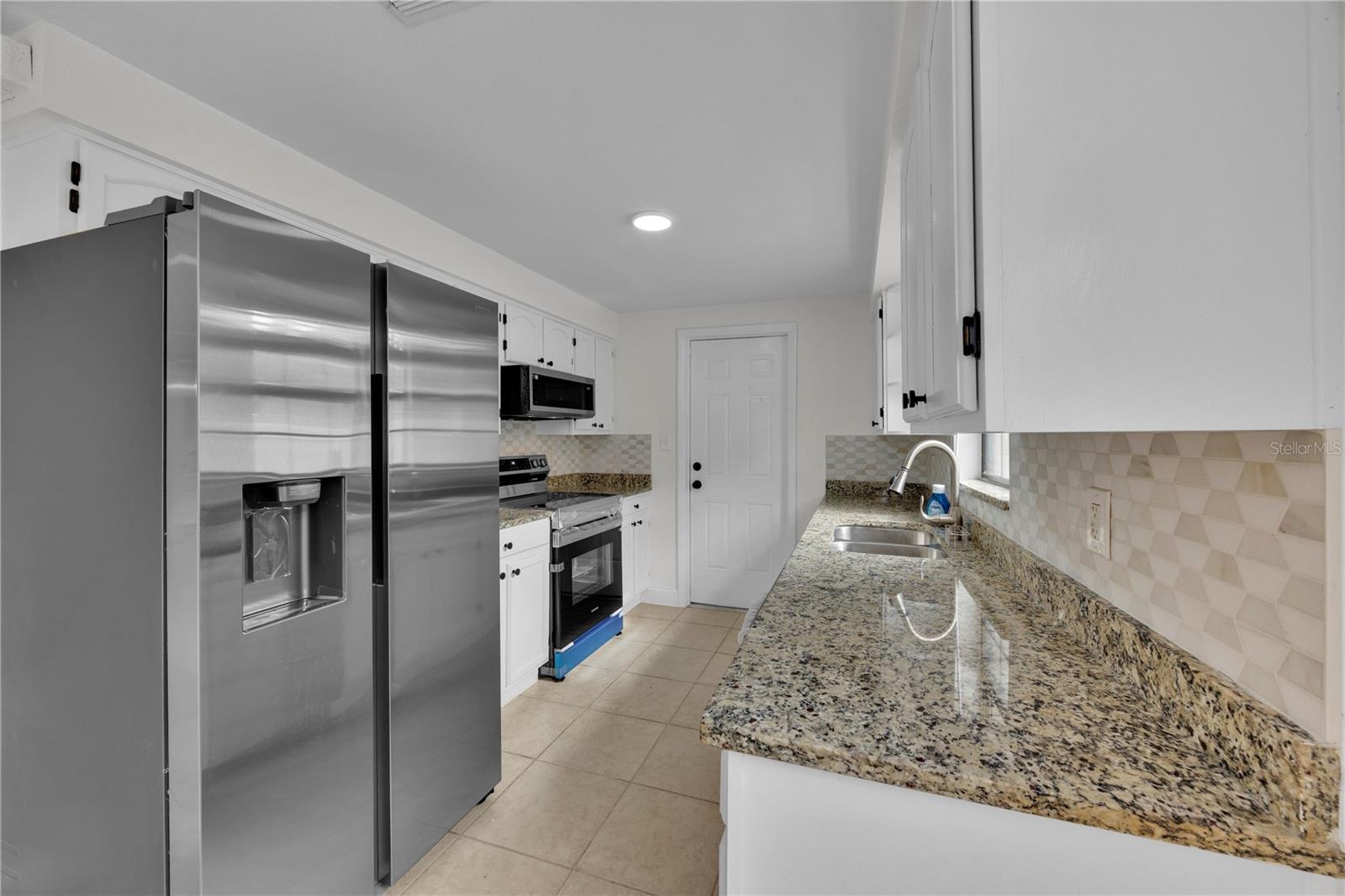 Image 13 of 30 For 1609 Seneca Avenue