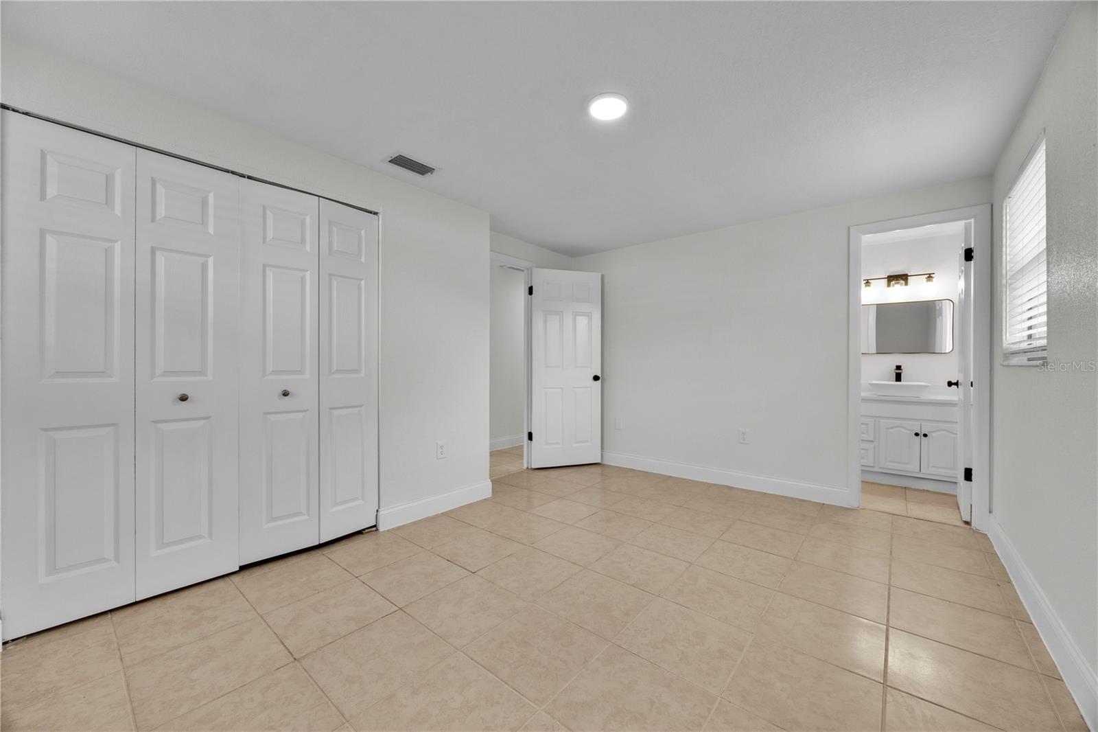 Image 22 of 30 For 1609 Seneca Avenue