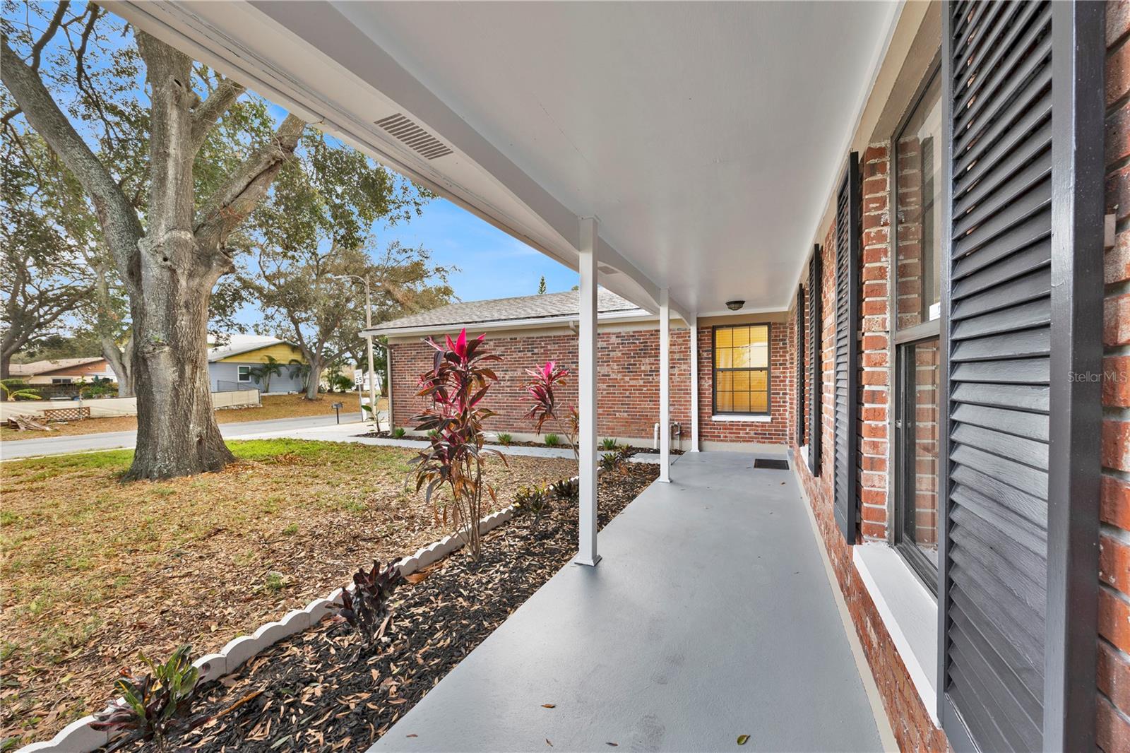 Image 5 of 30 For 1609 Seneca Avenue