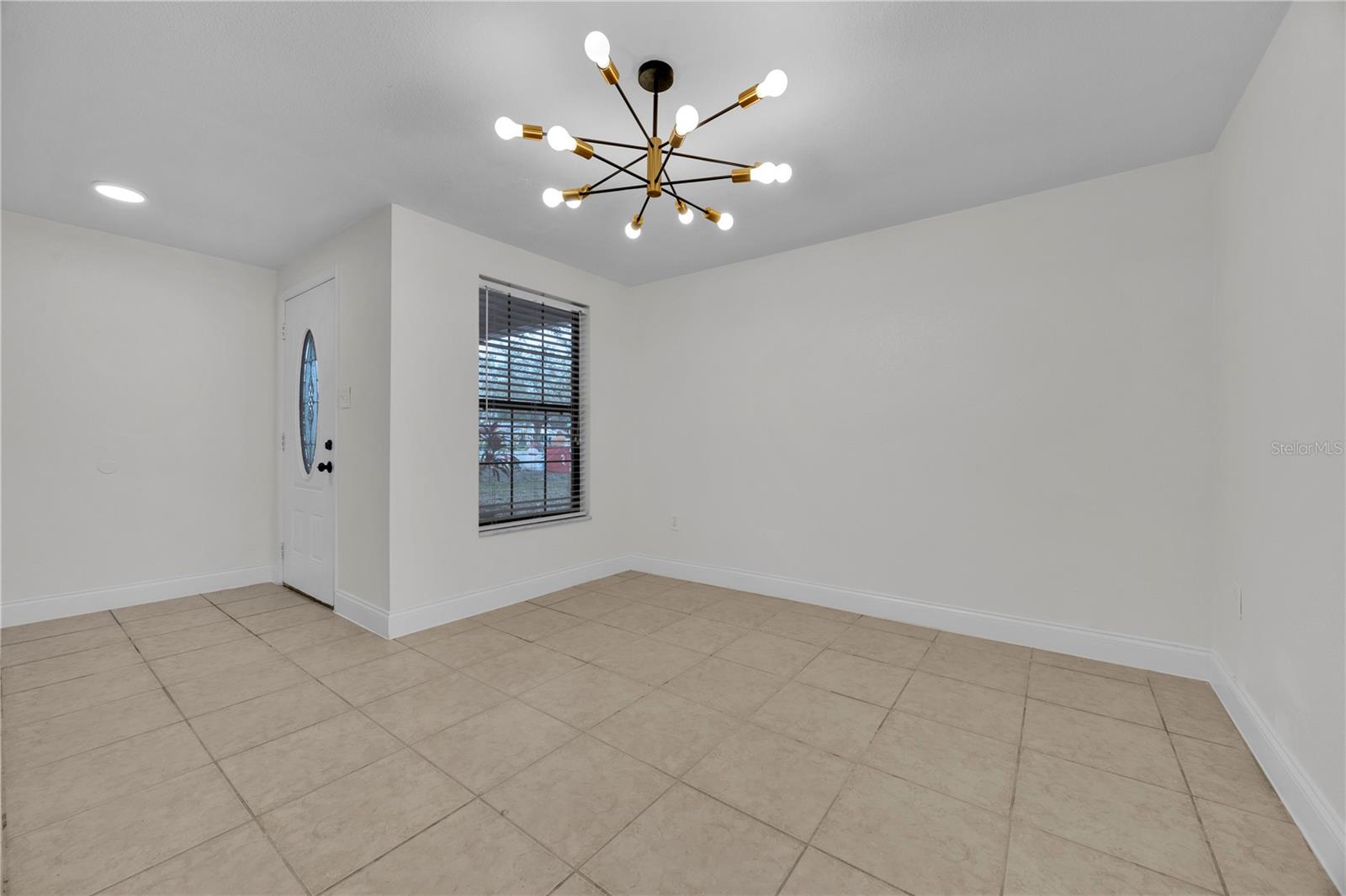 Image 8 of 30 For 1609 Seneca Avenue