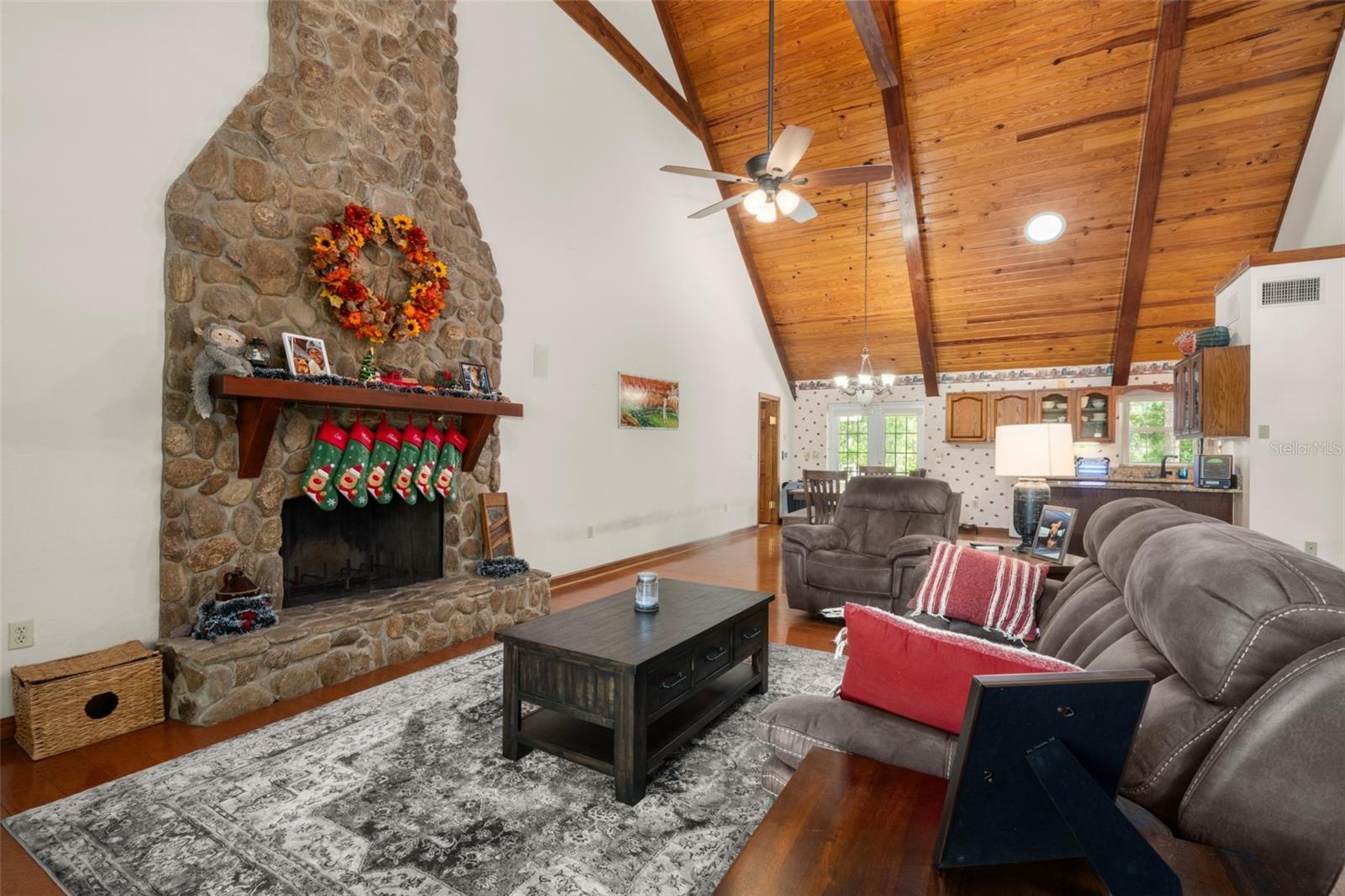 Image 11 of 43 For 5318 Oak Road