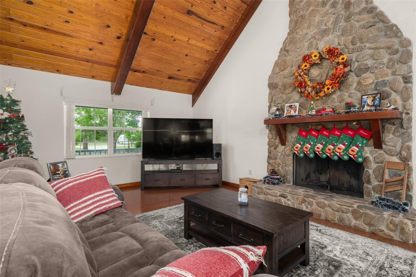 Image 12 of 43 For 5318 Oak Road