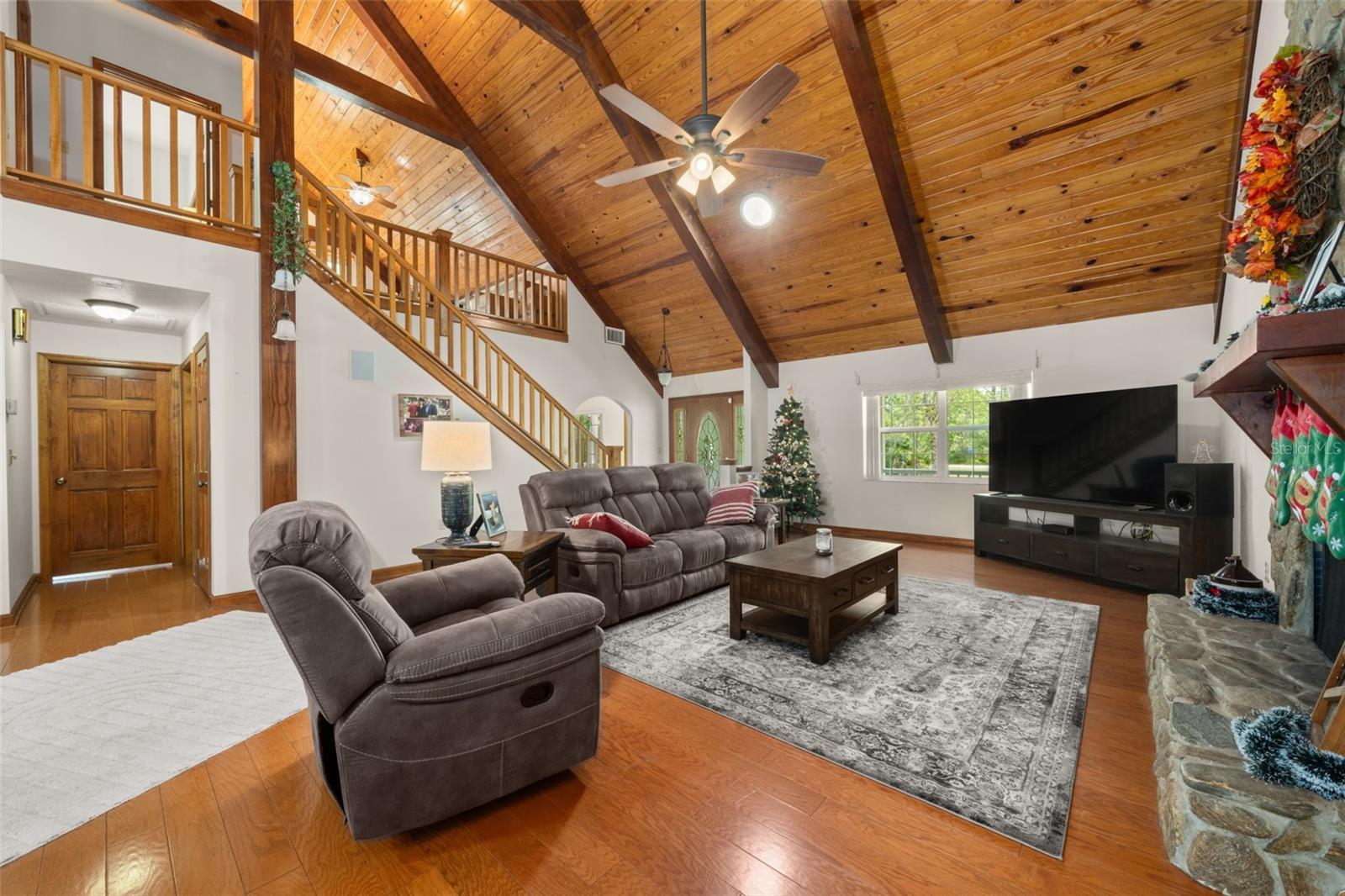 Image 15 of 43 For 5318 Oak Road