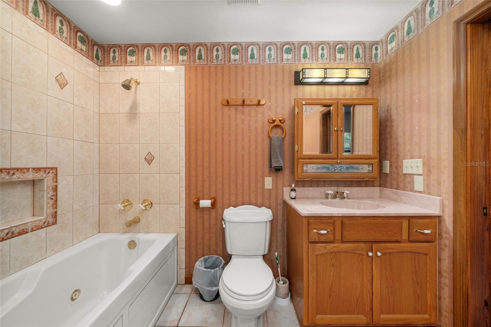 Image 24 of 43 For 5318 Oak Road