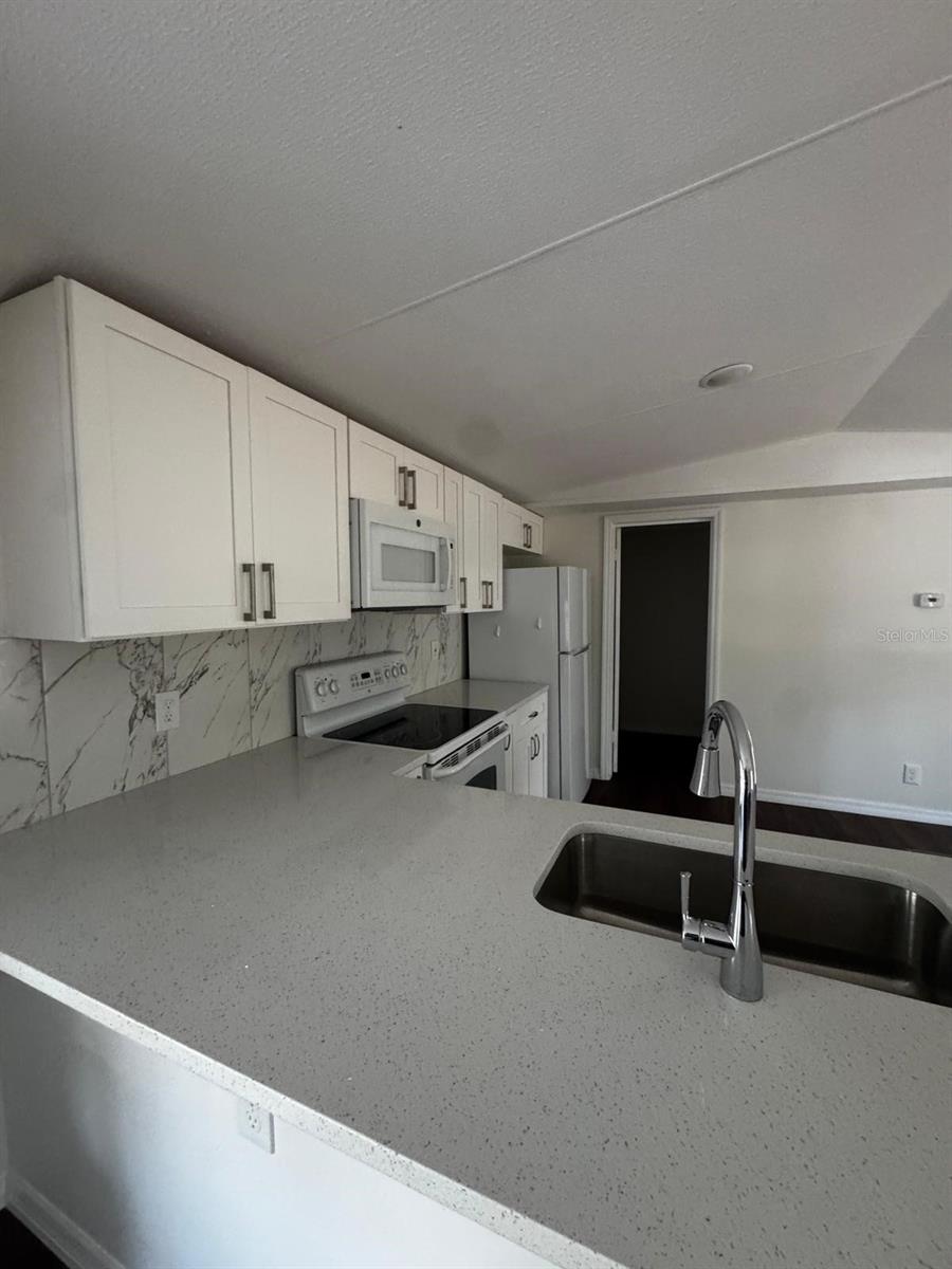 Image 10 of 27 For 120 3rd Wahneta Street W