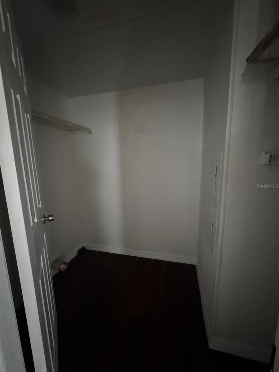 Image 19 of 27 For 120 3rd Wahneta Street W