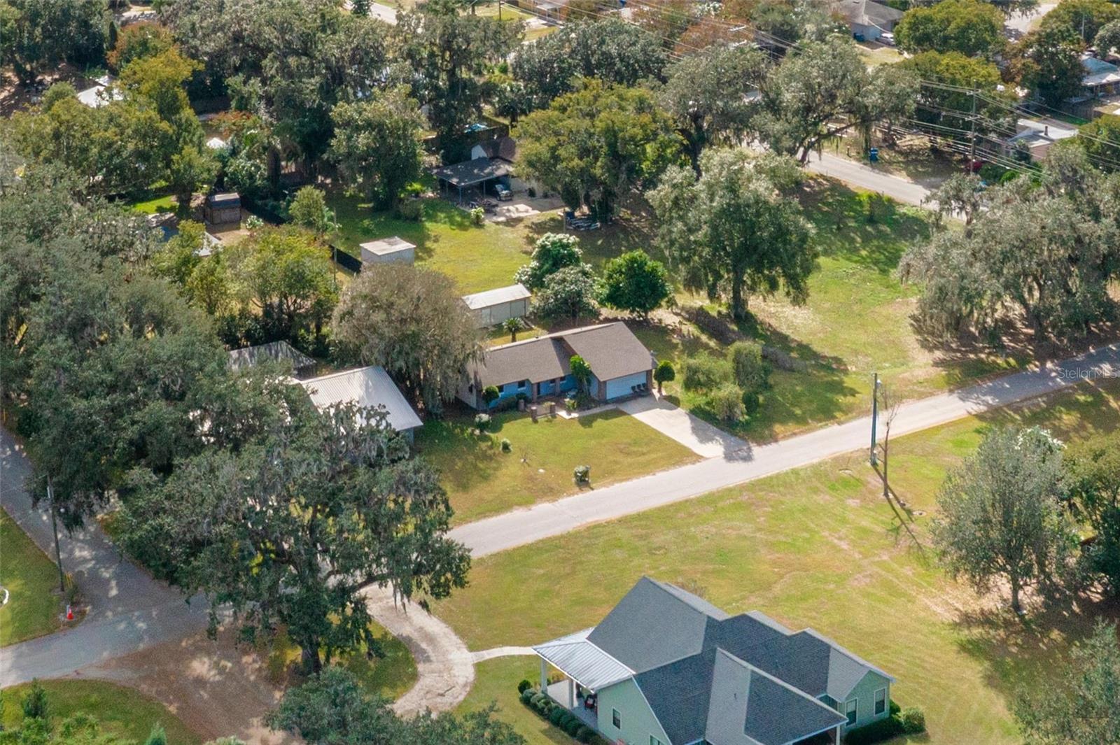 Image 2 of 31 For 618 3rd Street Ne