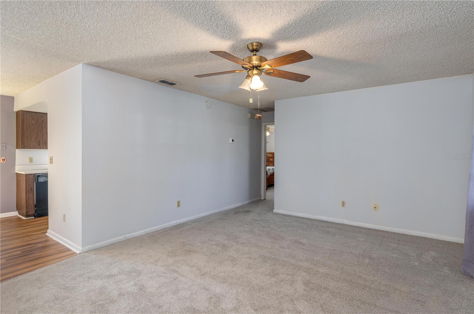 Image 6 of 31 For 618 3rd Street Ne