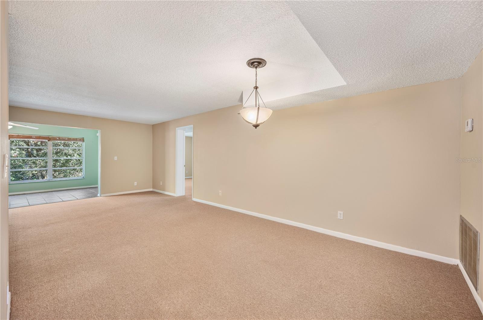 Image 11 of 32 For 400 El Camino Drive 202