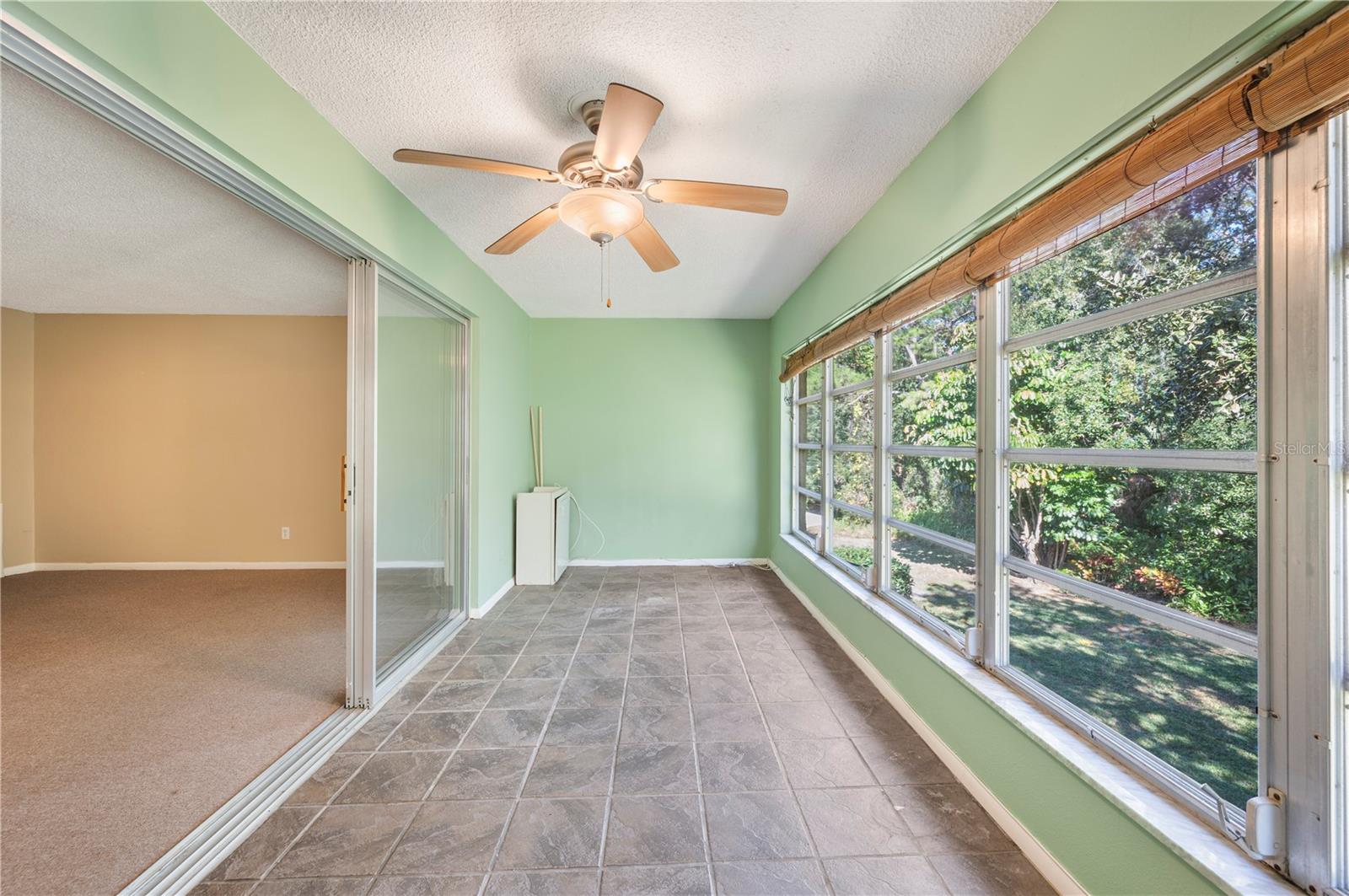 Image 16 of 32 For 400 El Camino Drive 202