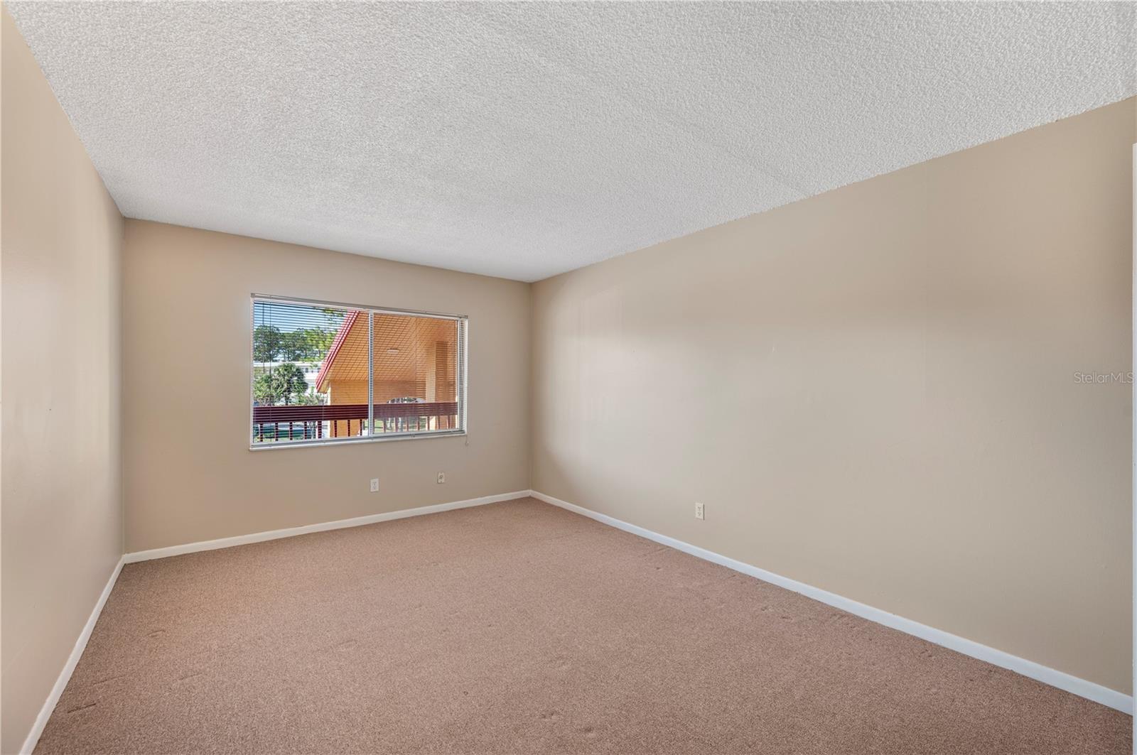 Image 8 of 32 For 400 El Camino Drive 202