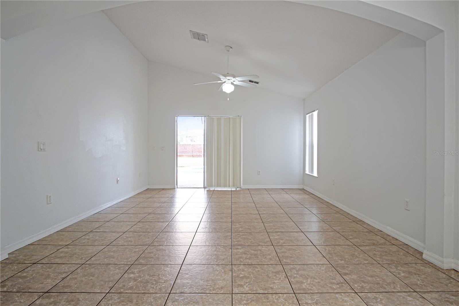 Image 11 of 37 For 522 Kildrummy Drive