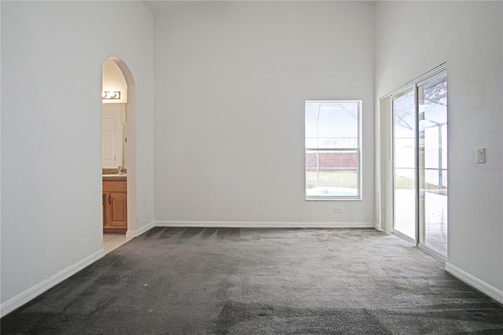 Image 16 of 37 For 522 Kildrummy Drive