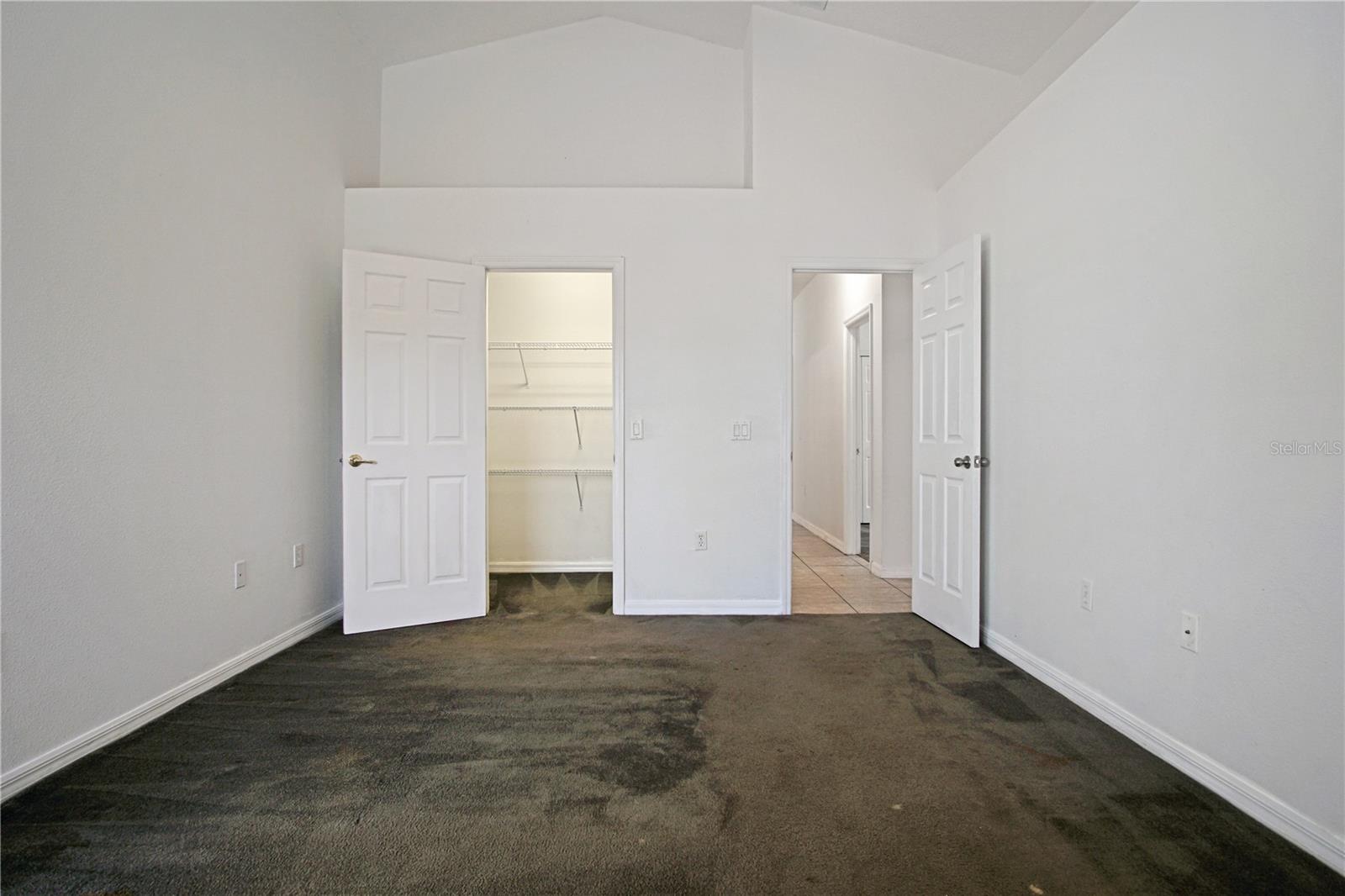 Image 17 of 37 For 522 Kildrummy Drive