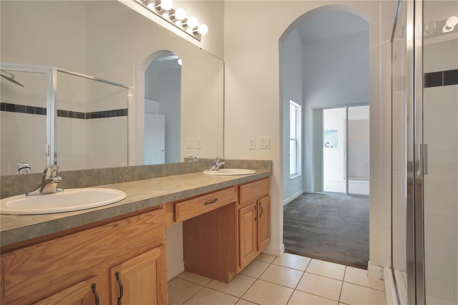 Image 21 of 37 For 522 Kildrummy Drive