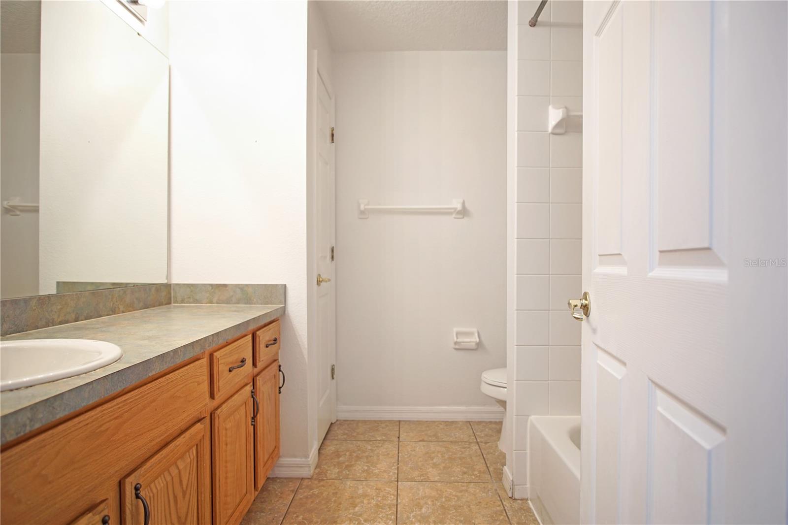 Image 24 of 37 For 522 Kildrummy Drive