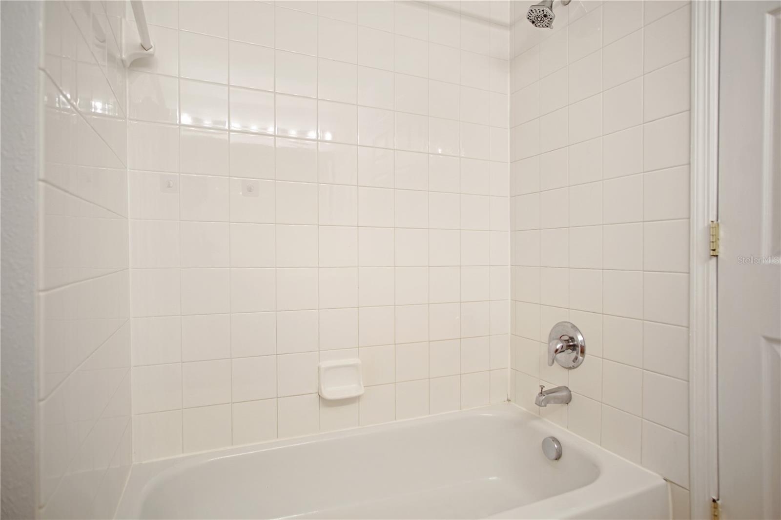 Image 26 of 37 For 522 Kildrummy Drive