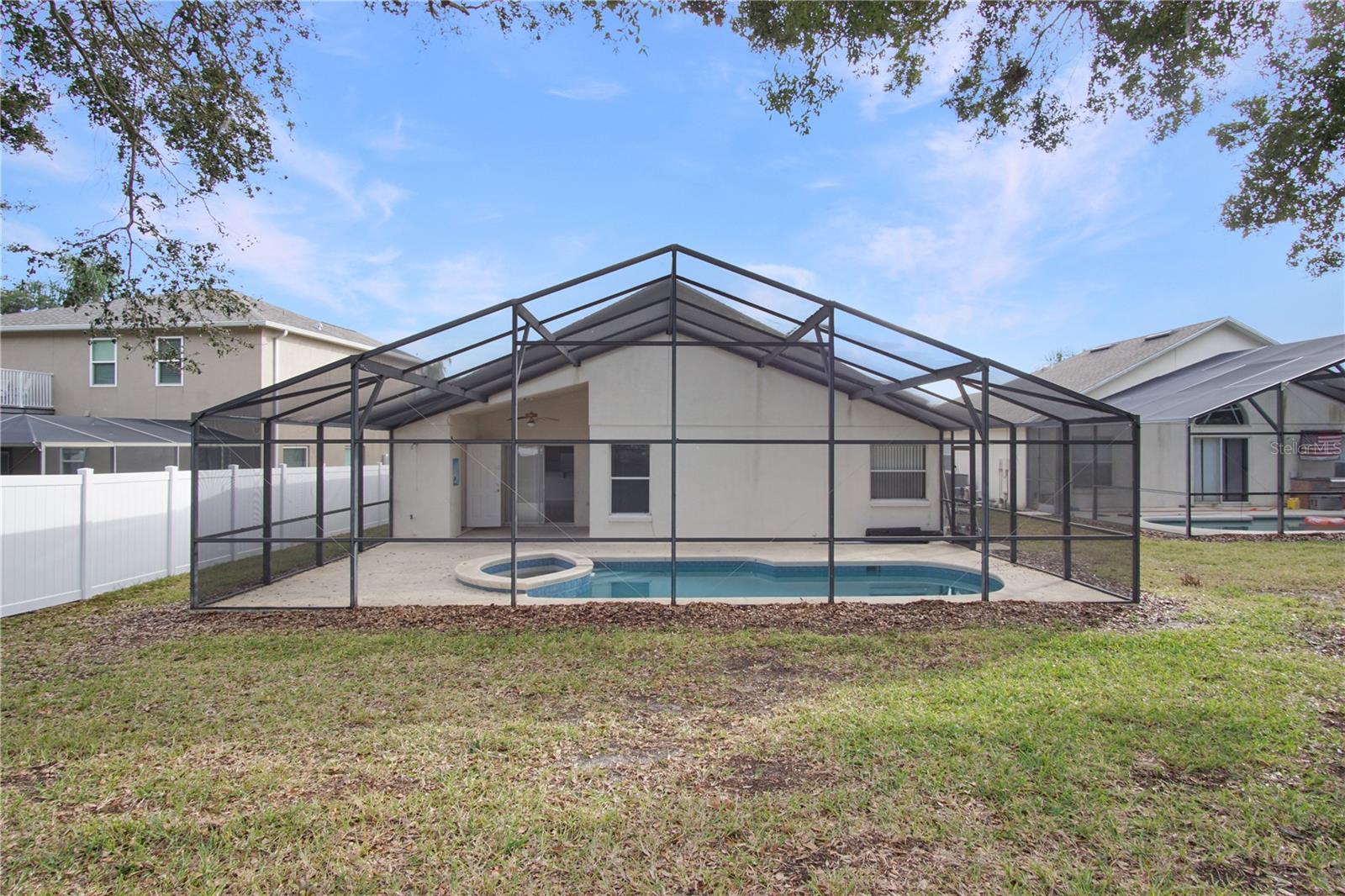 Image 31 of 37 For 522 Kildrummy Drive