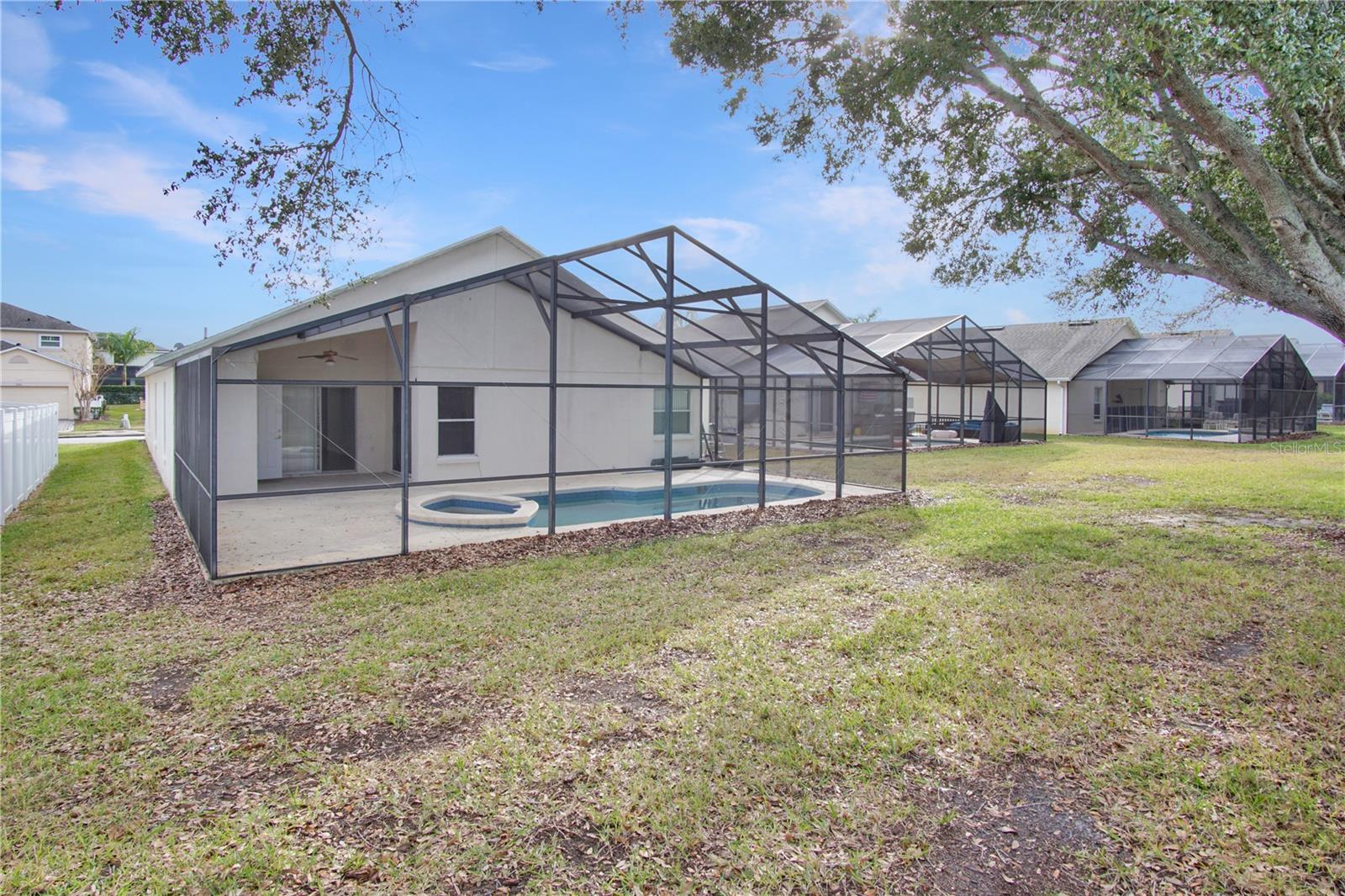 Image 32 of 37 For 522 Kildrummy Drive